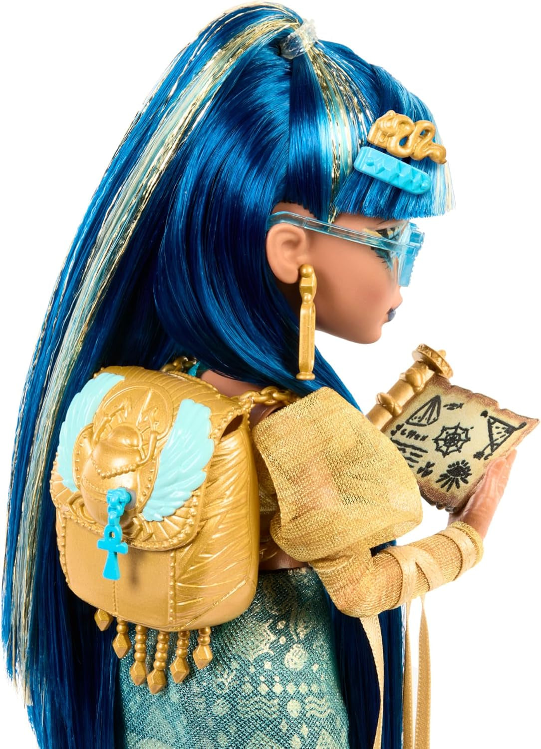 Poupée Monster High Cleo De Nile en chemisier doré et jupe superposée, comprend un animal de compagnie Cobra Hissette et des accessoires tels qu'un sac à dos, une collation et un rouleau de papier, HXH74 Naty Shop Dolls