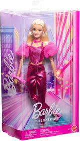 Poupée Barbie Deluxe Style #5 dans une tenue blonde rose métallisée avec un haut corsage scintillant et un pantalon scintillant, avec des accessoires dont un collier rose et un sac à main, JFP40