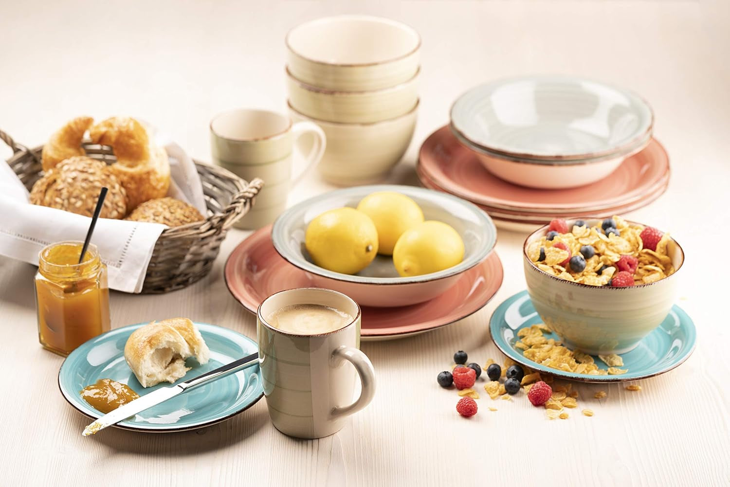 MÄSER Bel Tempo II Teller-Set for 6 Personen im modernen Vintage Look, 12-teiliges Tafelservice, handbemalt, Türkis, Steingut, 27 centimètres
