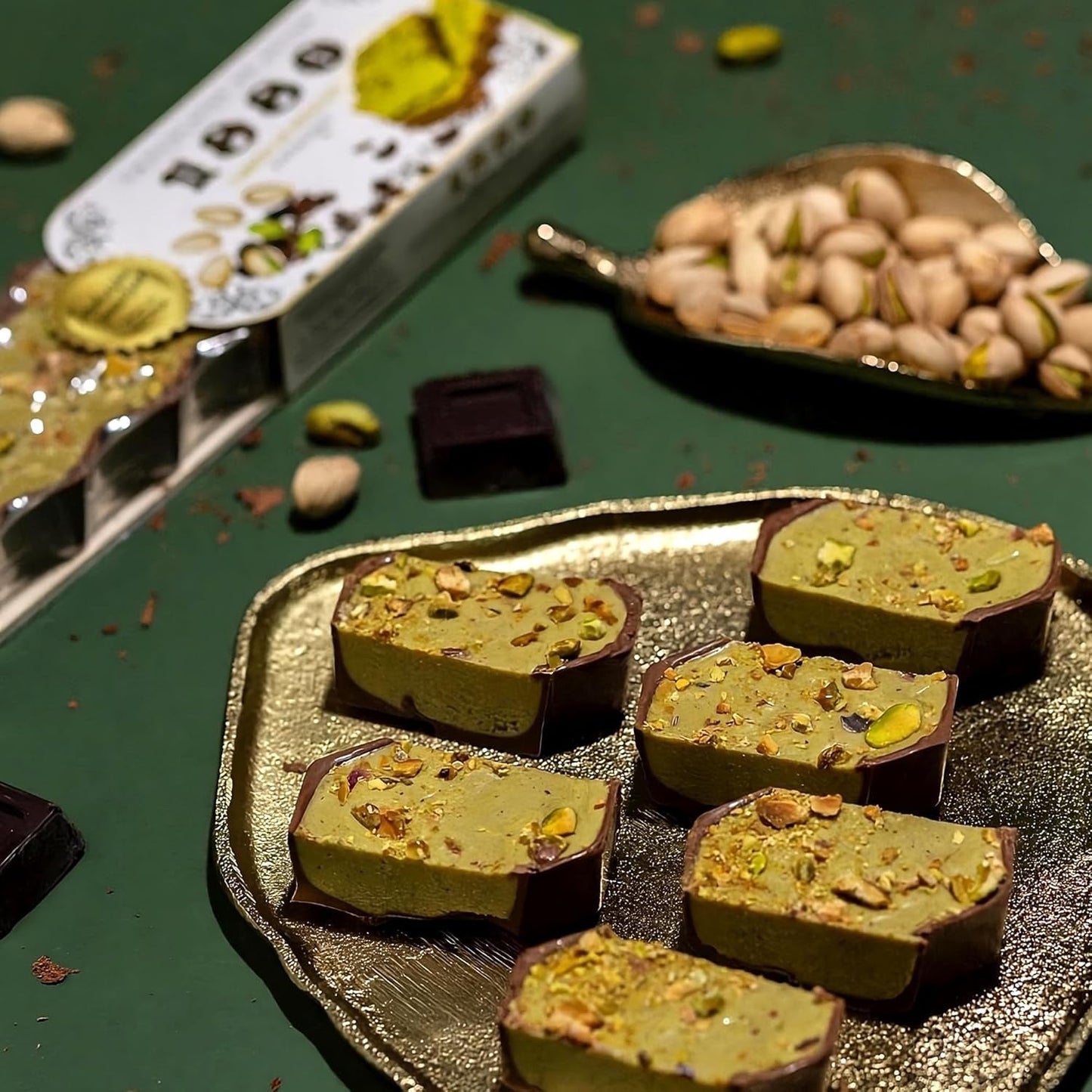 Touron artisanal chocolat pistache, 200g, texture crémeuse, qualité supérieure, ingrédients fins, goût authentique, le touron le plus cher au monde
