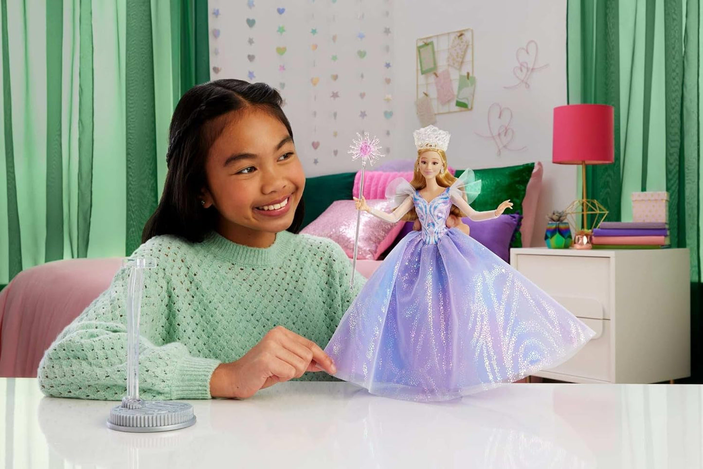 Mattel Wicked : Part 2 par Universal Pictures Glinda Deluxe Doll avec tenue détachable et 3 accessoires, inspirée du film, JFM13, [Multicolore]