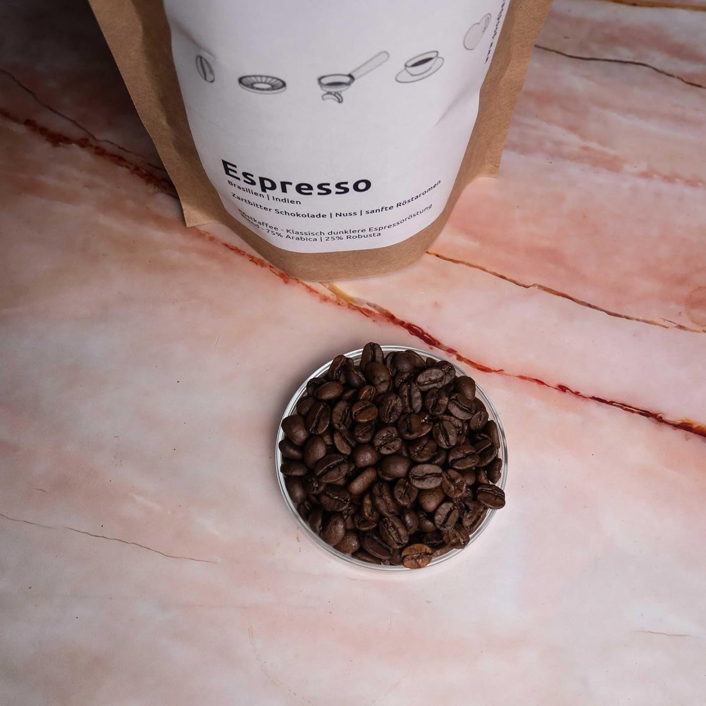 EXPRESSO | Café en grains 500g - 100% Arabica | Fraîchement torréfié pour faire un expresso | Grains de café entiers | Saveur de café classique