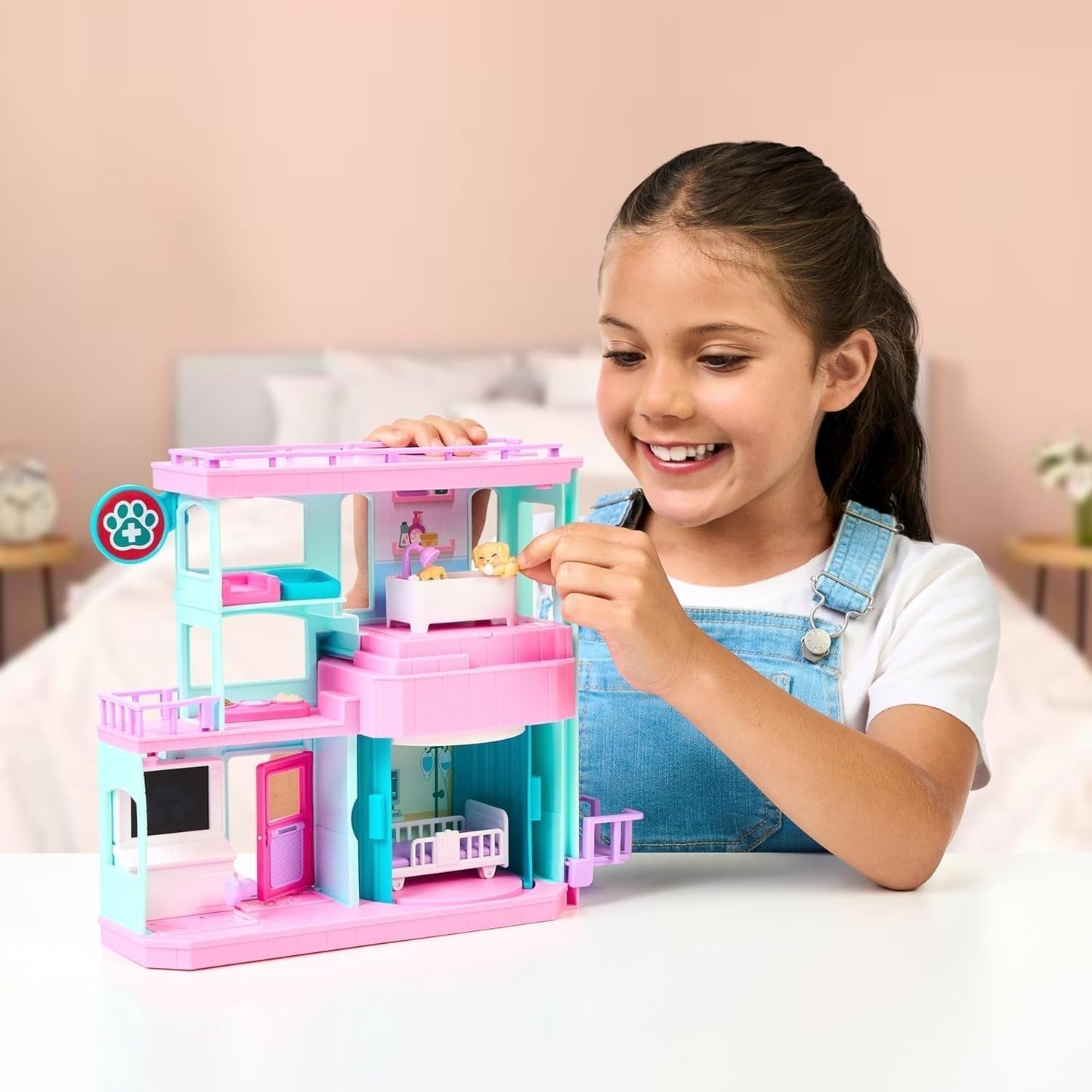 Ensemble de jeu Little Live Pets Mama Surprise Families Baby Clinic, 3 chiots Retriever inclus, ensemble de jeu magique double face (27,8 cm de largeur, 23,8 cm de hauteur). Nourrir, se baigner et jouer, cadeau pour enfants Figurines Naty Shop