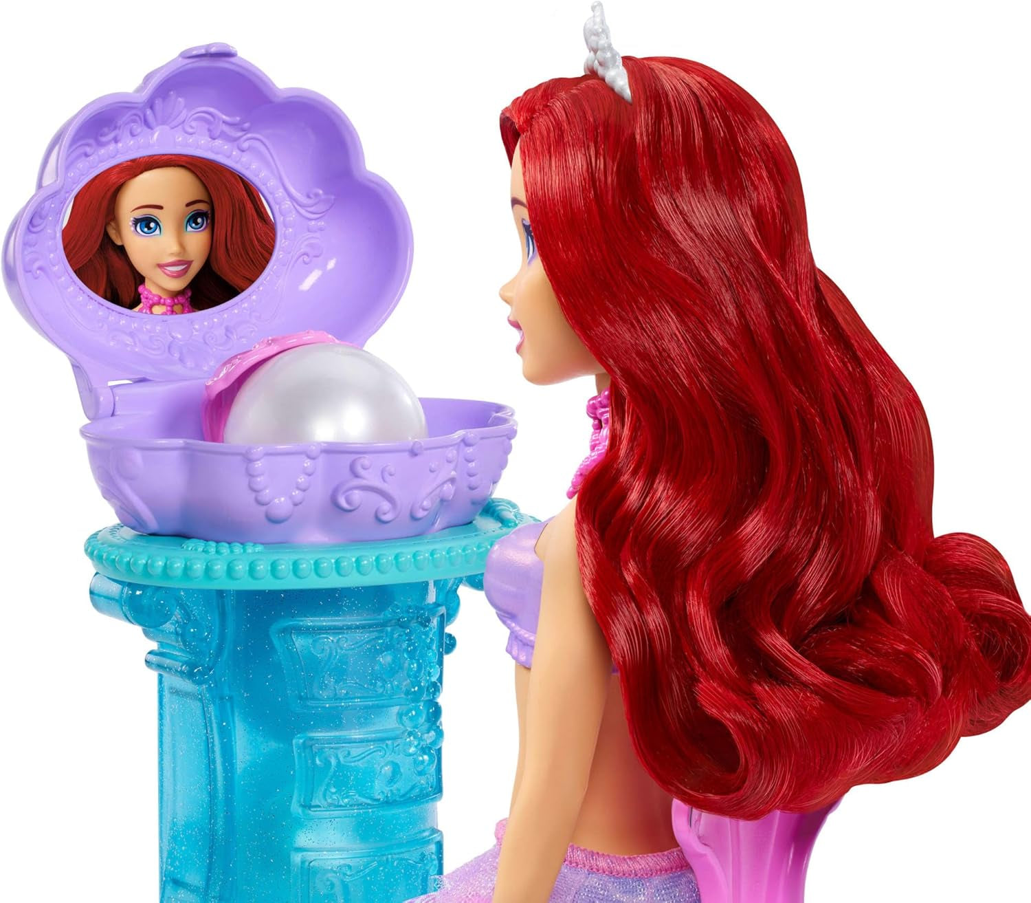 Mattel Disney Princess Toys, poupée mannequin Arielle sirène avec queue amovible, table de maquillage avec 5 surprises pop-up répétables et 5 accessoires, JBF86 Naty Shop Dolls