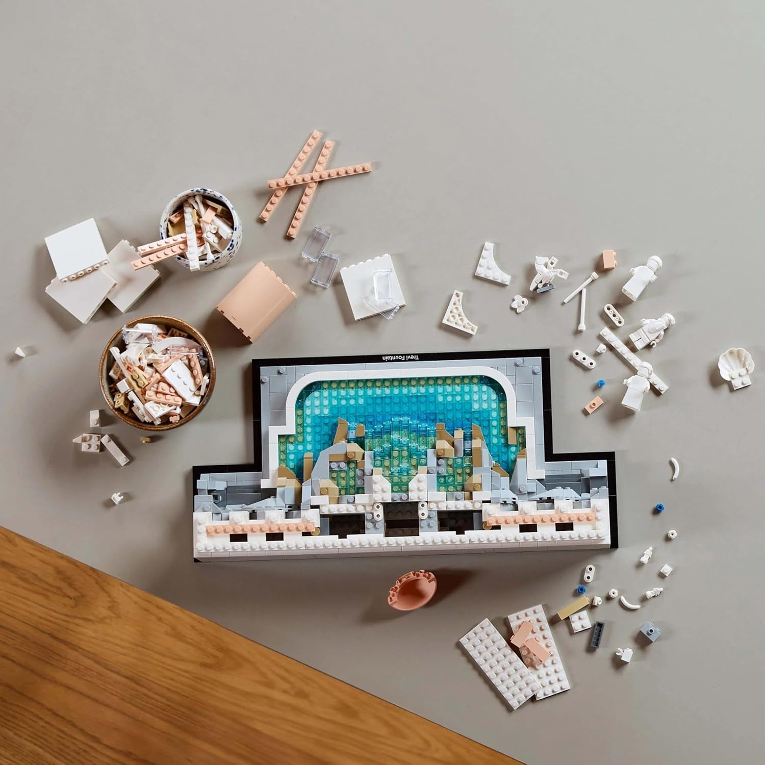 Fontaine de Trevi LEGO Architecture - Modèle d'un monument de Rome avec sculptures de figurines - pièce de collection pour bureau et salon - cadeau pour adultes et amateurs d'architecture 21062 Jeux de construction Besuche den LEGO-Store