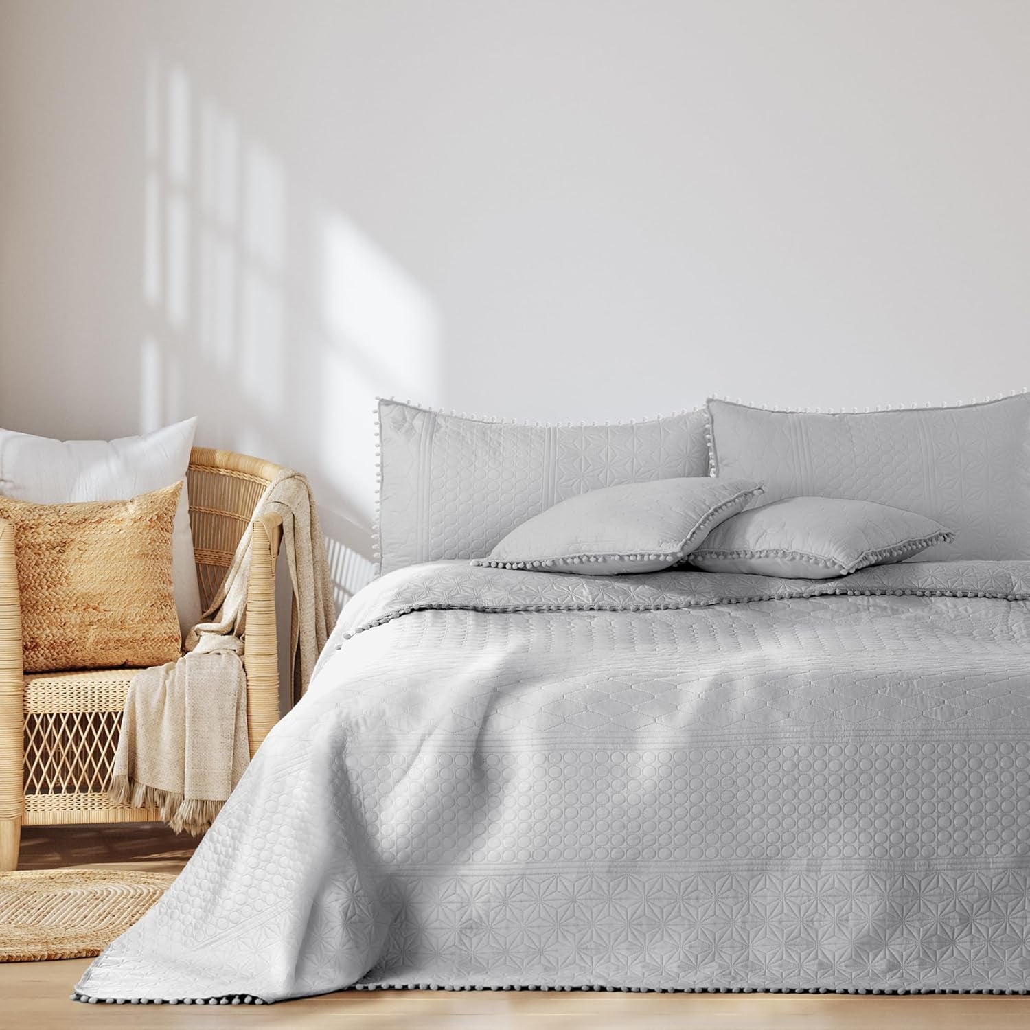 Ameliahome Couvre-lit avec pompons 220X240 Cm Couvre-lit double face matelassage par ultrasons Polyester Meadore Gris Lits et Couvertures Besuche den AmeliaHome-Store Meadore argent 170X210 Cm