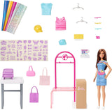 Barbie Fashion Boutique Playset – Poupée à motif aluminium, plus de 150 looks originaux, comprend 2 chemisiers et 5 feuilles aluminium, un portant et un lecteur de cartes de crédit, à partir de 3 ans, HKT78