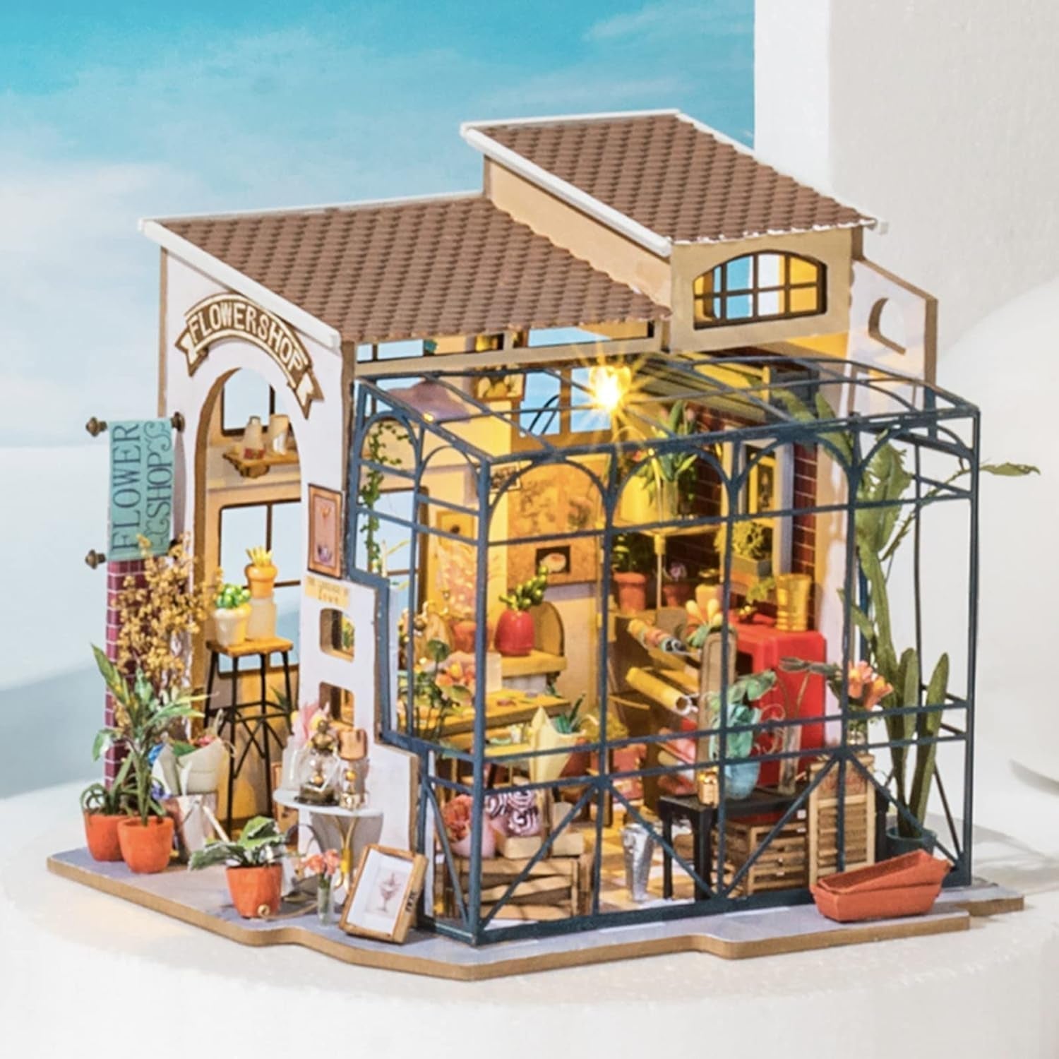 Robotime DG145 Rolife Emily's Flower Shop Maison de poupée miniature En bois, métal, tissu et carton, Dimensions : 22 X 15 X 17 Cm, Maisons de poupées Naty Shop