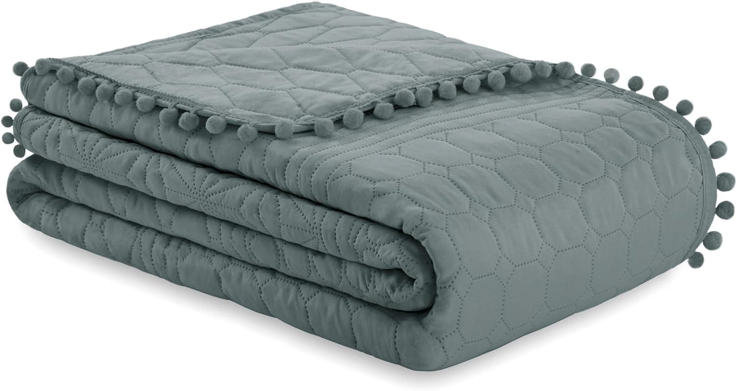 Ameliahome Couvre-lit avec pompons 220X240 Cm Couvre-lit double face matelassage par ultrasons Polyester Meadore Gris Lits et couvertures Besuche den AmeliaHome-Store