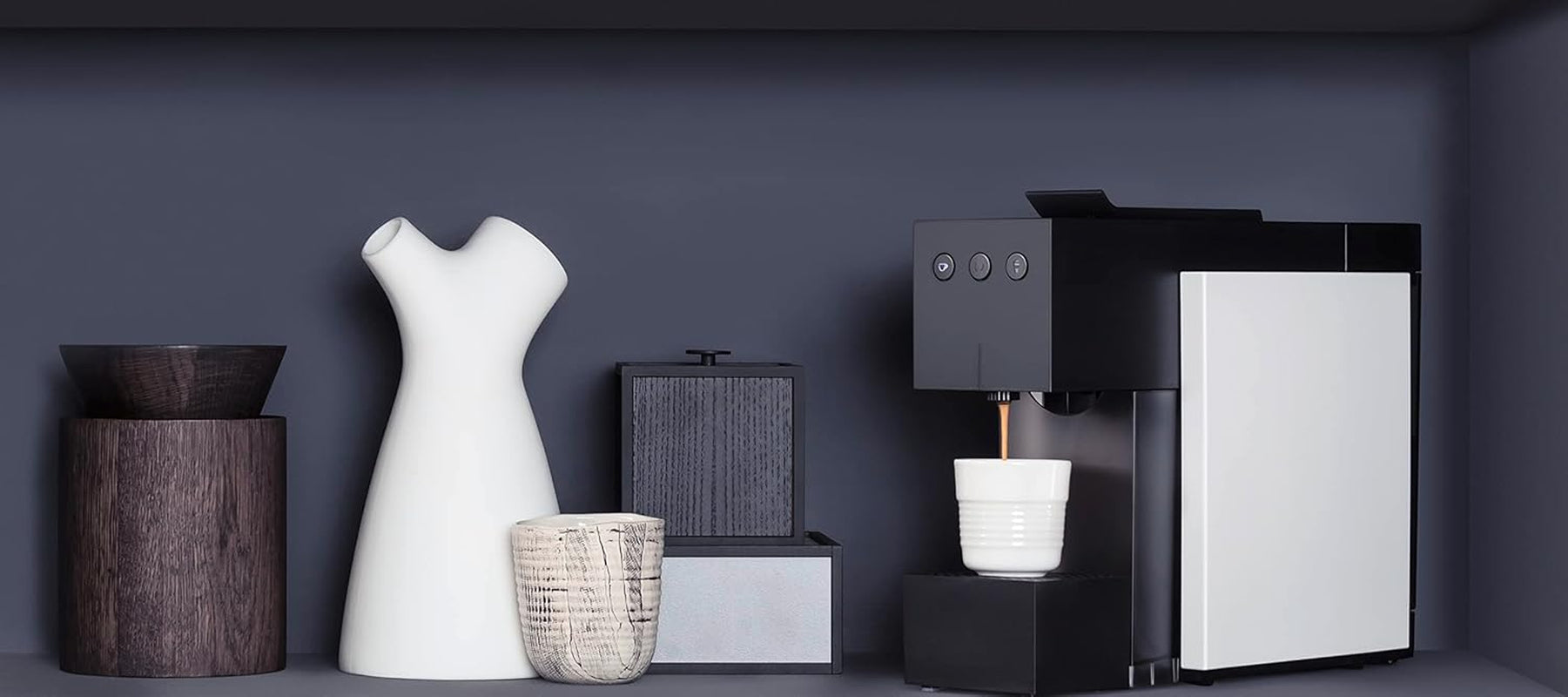 Machine à expresso avec capsules K-FEE SQUARE pour café, thé et cacao | Expresso compact | Chauffage rapide | Réservoir d'eau de 0,8 l | 19 barres | Noir piano
