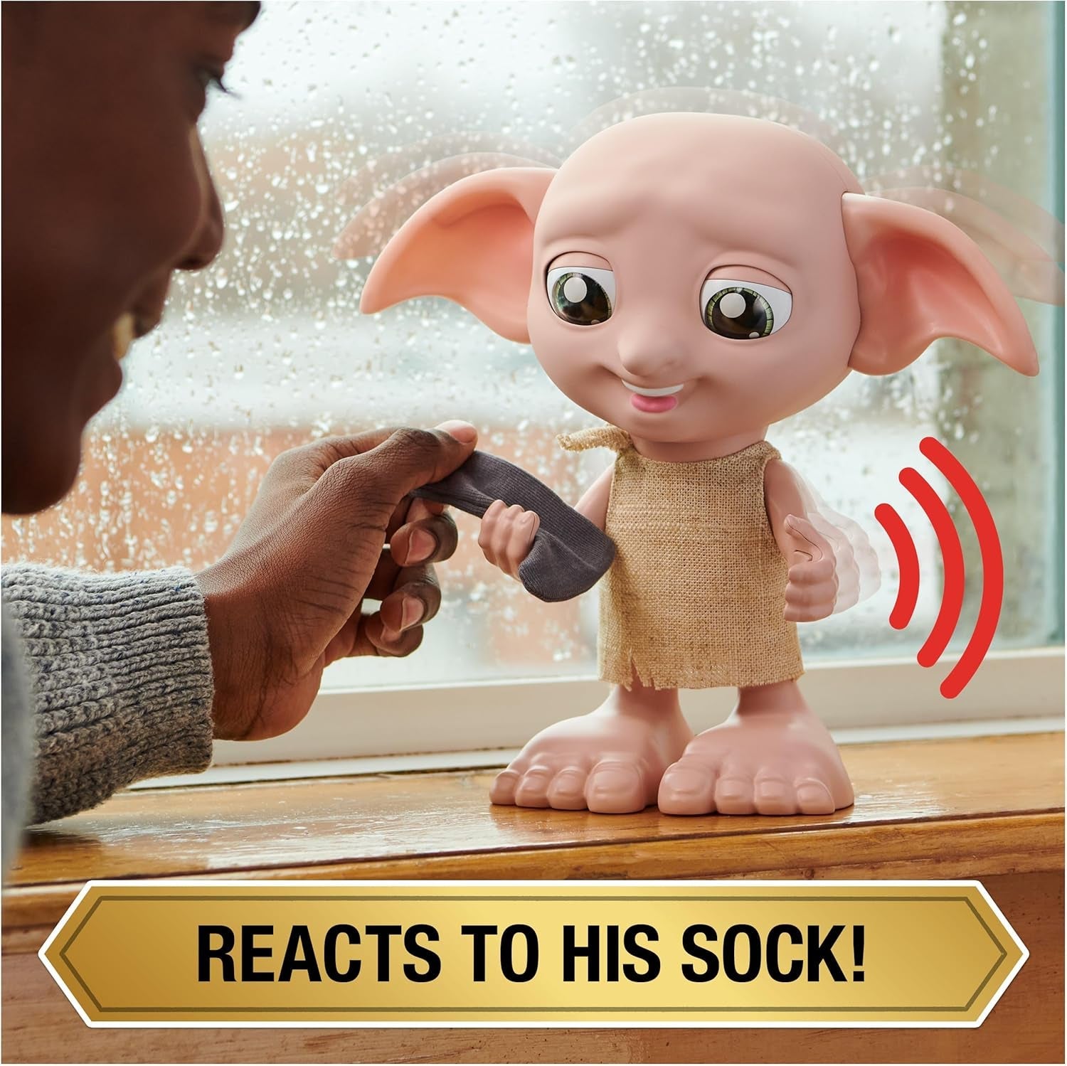 Spin Master 6067280 Wizarding World Harry Potter Poupée-chaussette interactive magique Dobby Elf, plus de 30 sons et phrases, 21,6 cm, jouet pour enfants, noir