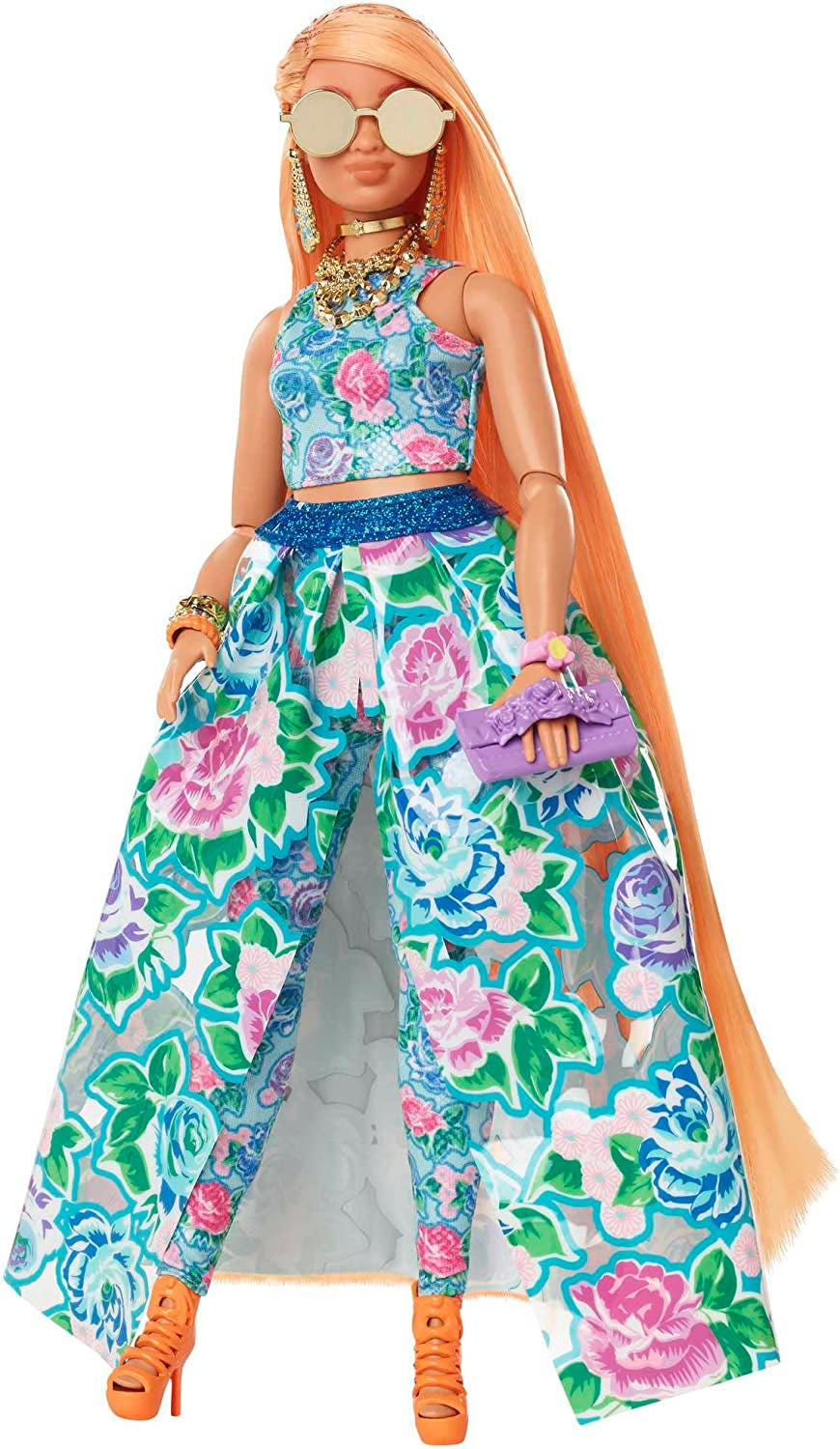 Barbie Extra Fancy, cheveux longs et courbés blond fraise, costume deux pièces, chat bleu, sac rose, lunettes de soleil ananas avec poupée, convient comme cadeau, poupées Hhn14 Naty Shop