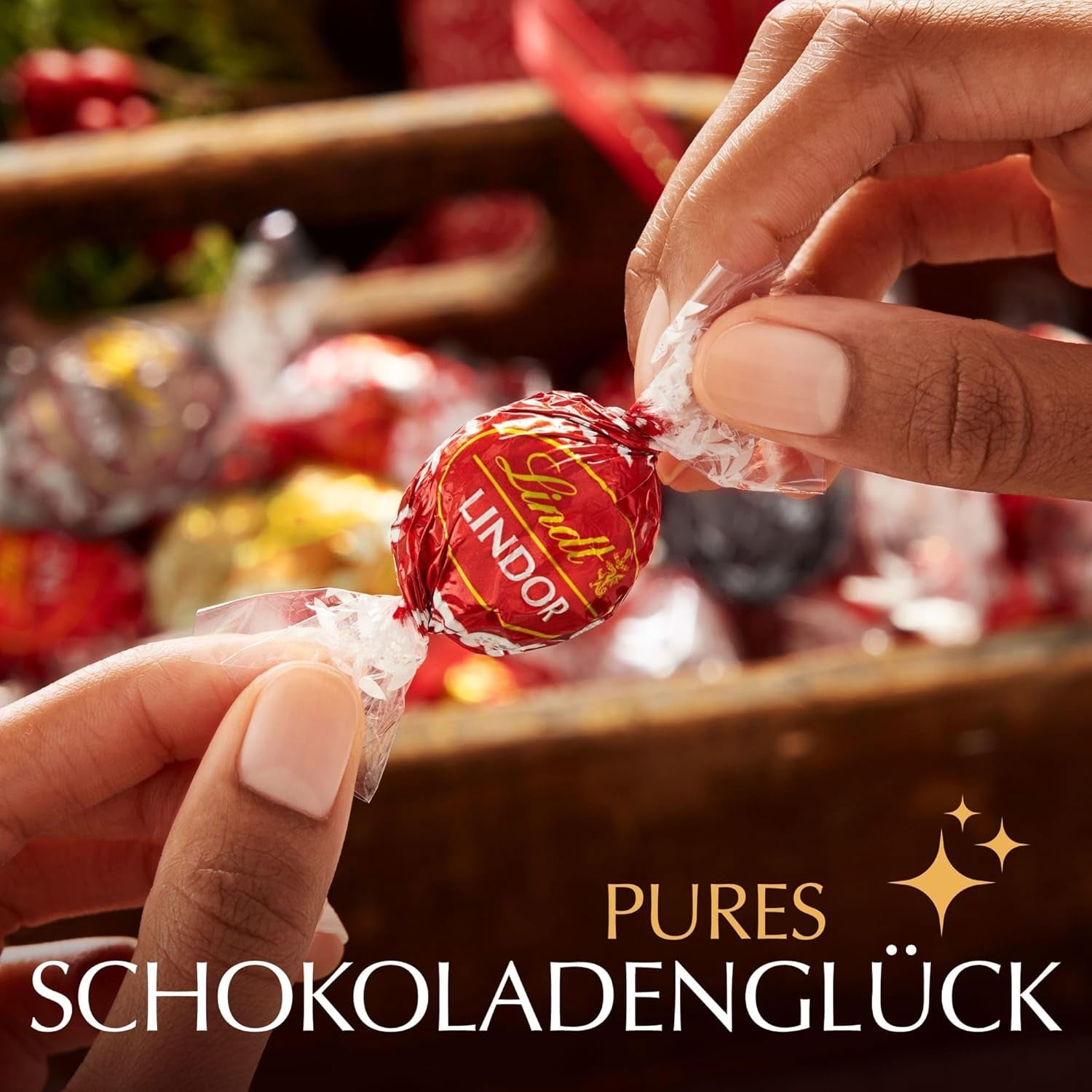 Chocolat Lindt | Cornet de chocolat au lait LINDOR | 500g | 38 boules de chocolat au lait fourrées fondantes | Cadeau chocolat