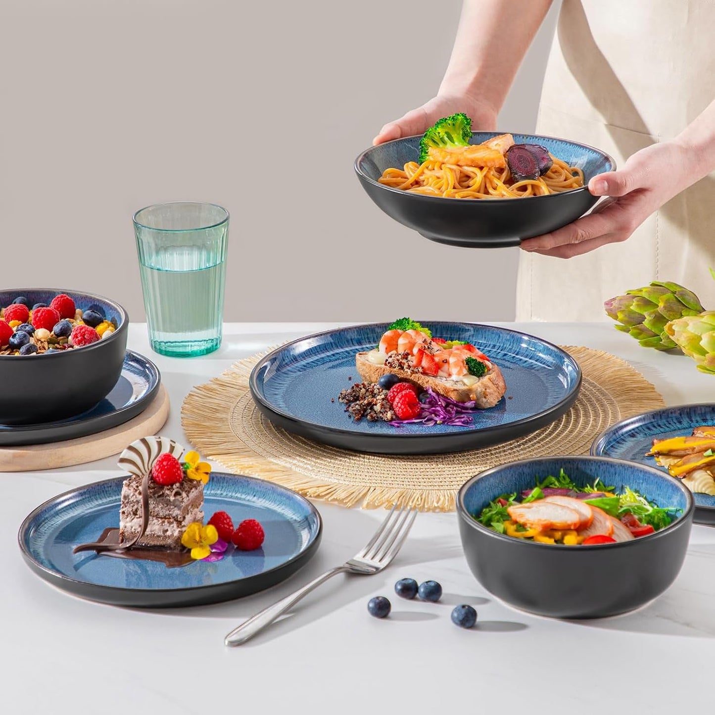 Service de table pour 6 personnes Vancasso PLAYA Service de table en porcelaine 24 pièces pour 6 personnes Bleu comprenant assiettes, assiettes Suma, bols et assiettes à salade Passe au lave-vaisselle et au micro-ondes