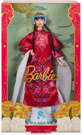 BARBIE Lunar New Year Barbie Puppe - Traditionnelles Kleid in glücksbringendem Rot mit Pfingstrosenmuster, cyanblaue Schuhe mit pinken Troddeln, inspirée de l'Opéra de Pékin, HRM57