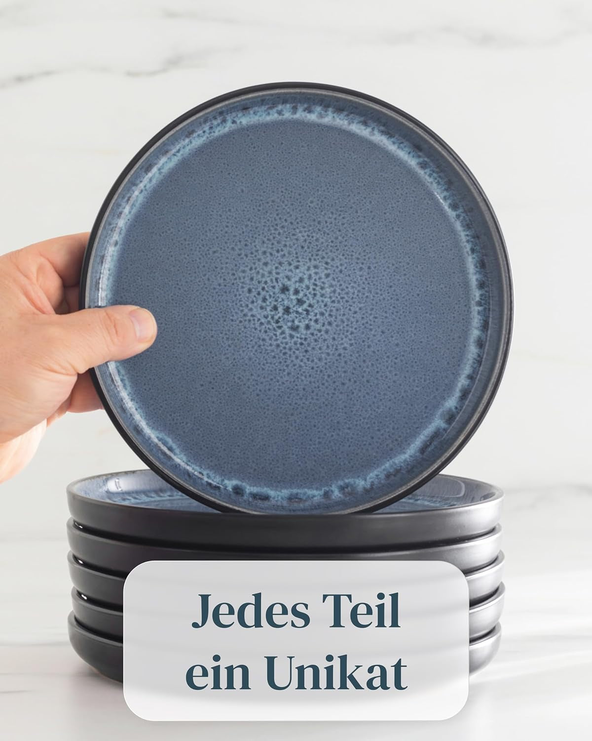 Service de vaisselle 18 pièces en grès céramique pour 6 personnes, design Ibiza, GAGNANT DU TEST. Un magnifique ensemble de vaisselle méditerranéenne en grès céramique comprenant des bols et des assiettes. Service de table Pure Living en bleu fumé.