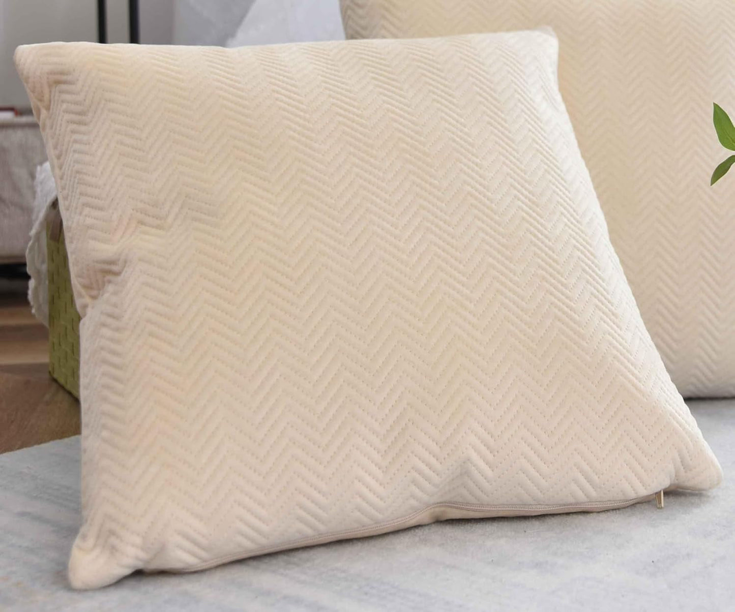 Coussin décoratif à rideaux Lxl 45 x 45 cm Jacquard vert « Greta » avec motif à chevrons Entretien facile Fermeture à glissière Remplissage doux 320 g - Couleurs assorties, 2023510 Oreillers de voyage Naty Shop Crème