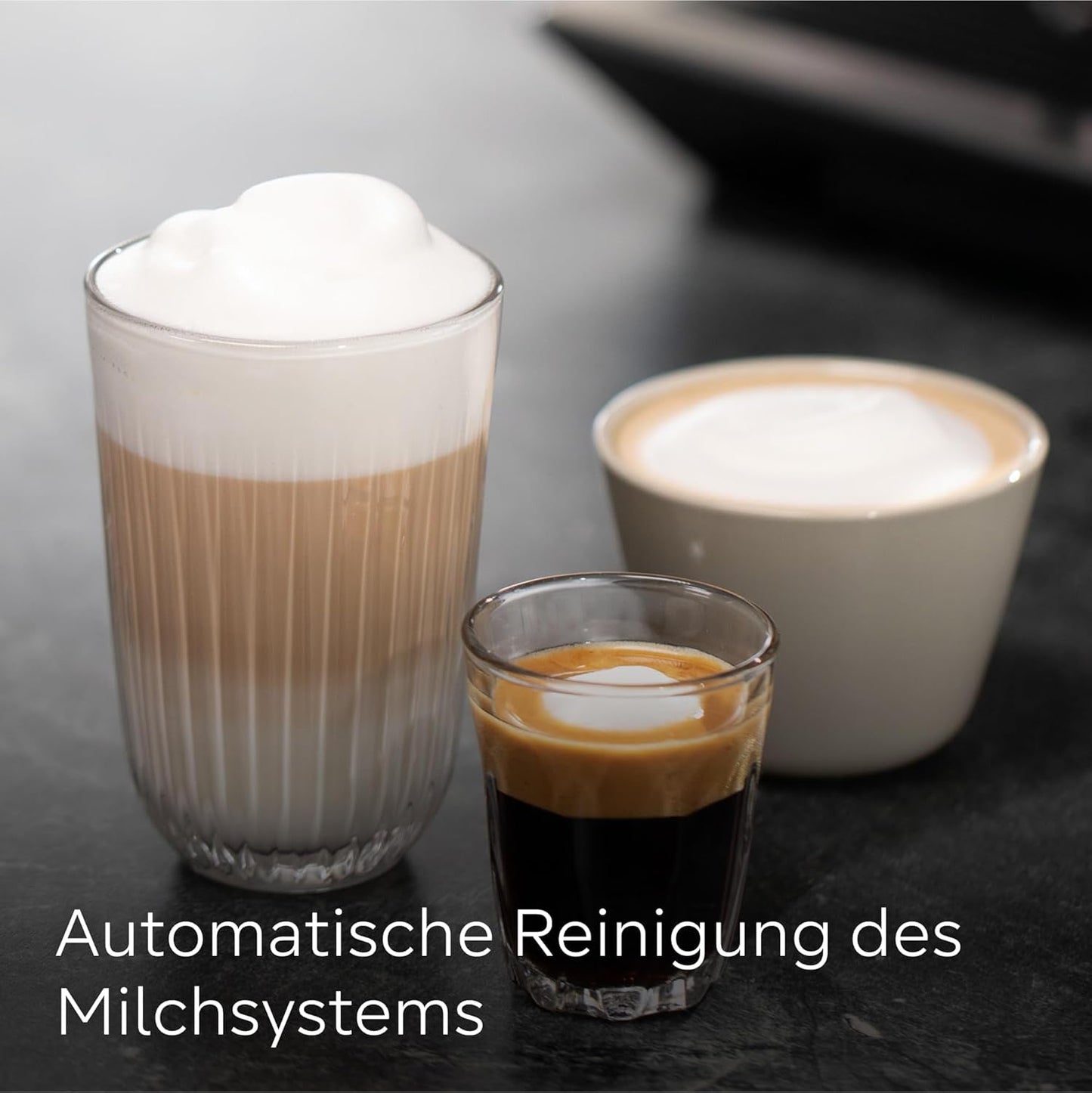 Machine à expresso entièrement automatique Siemens EQ700, grand écran TFT couleur, 36 boissons chaudes et froides, infusion froide, fonction 2 tasses, contrôle par application, système de nettoyage automatique, acier inoxydable noir, TQ717D03