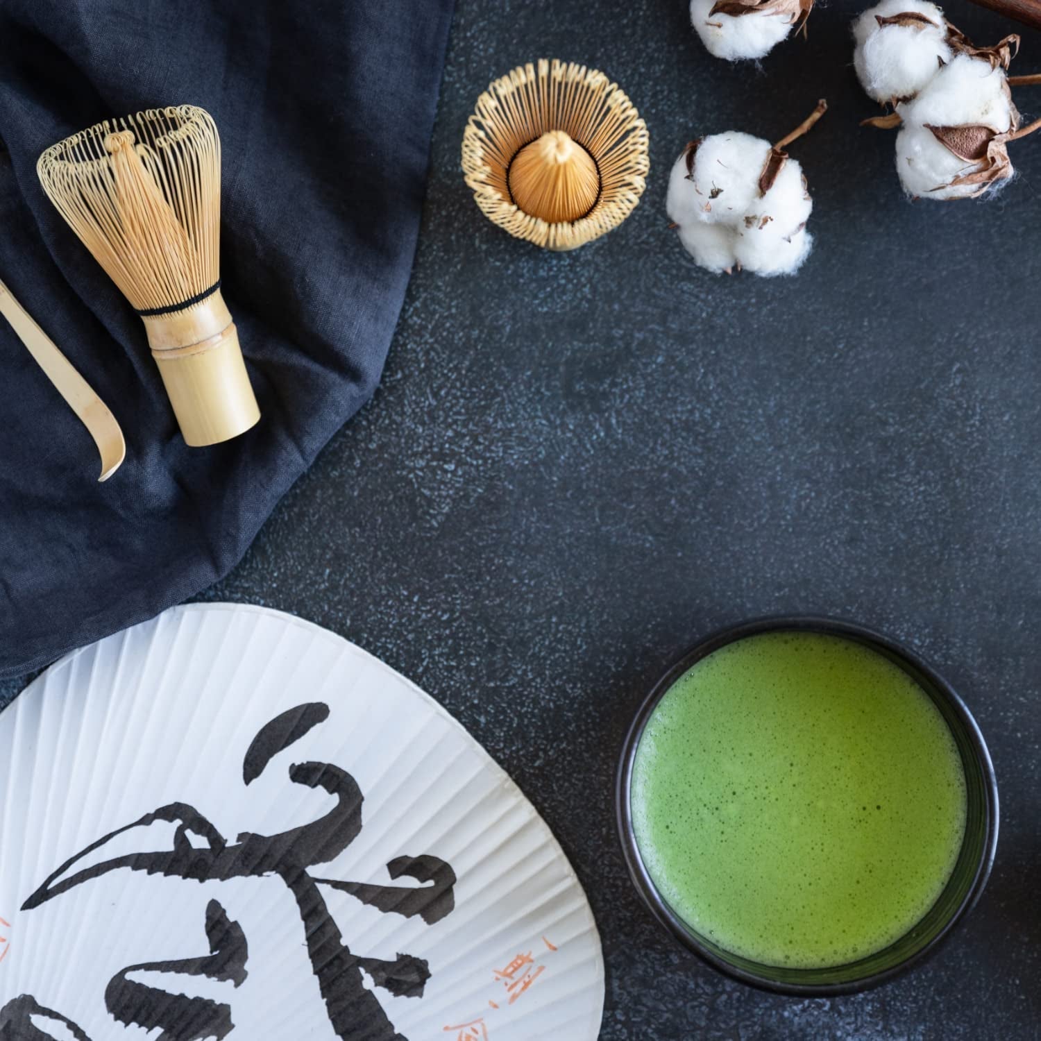 Thé vert biologique Moya Matcha en poudre | 100 g qualité premium pour cérémonie | Cultivé et récolté biologiquement à Uji, Japon | Poudre de thé vert Matcha | Idéal pour la cérémonie japonaise du thé à l'eau