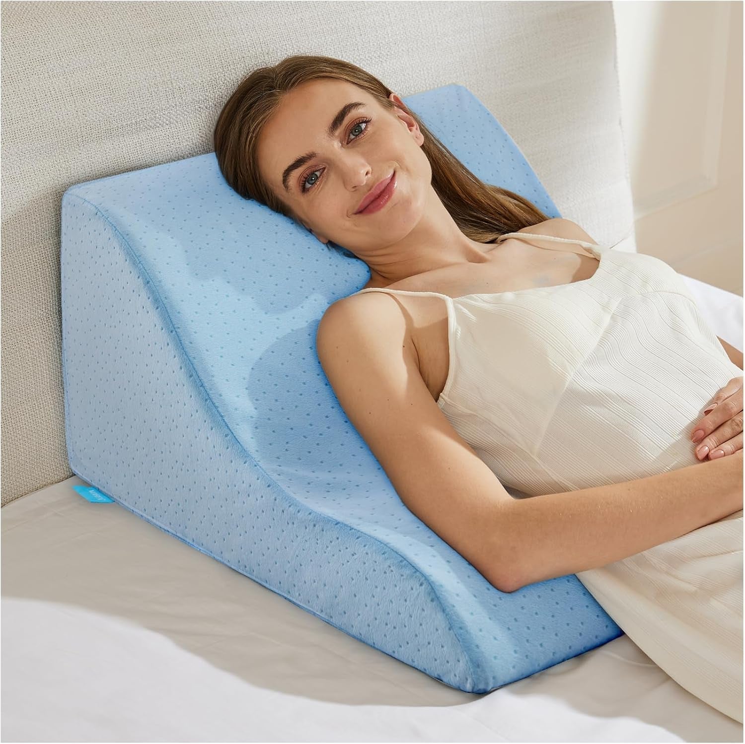 Oreiller de lecture pour lit et canapé – Oreiller en plumes en mousse à mémoire de forme – Oreiller de dossier ergonomique – Parfait pour soutenir votre dos pendant que vous vous détendez, jouez, lisez ou regardez la télévision – Large