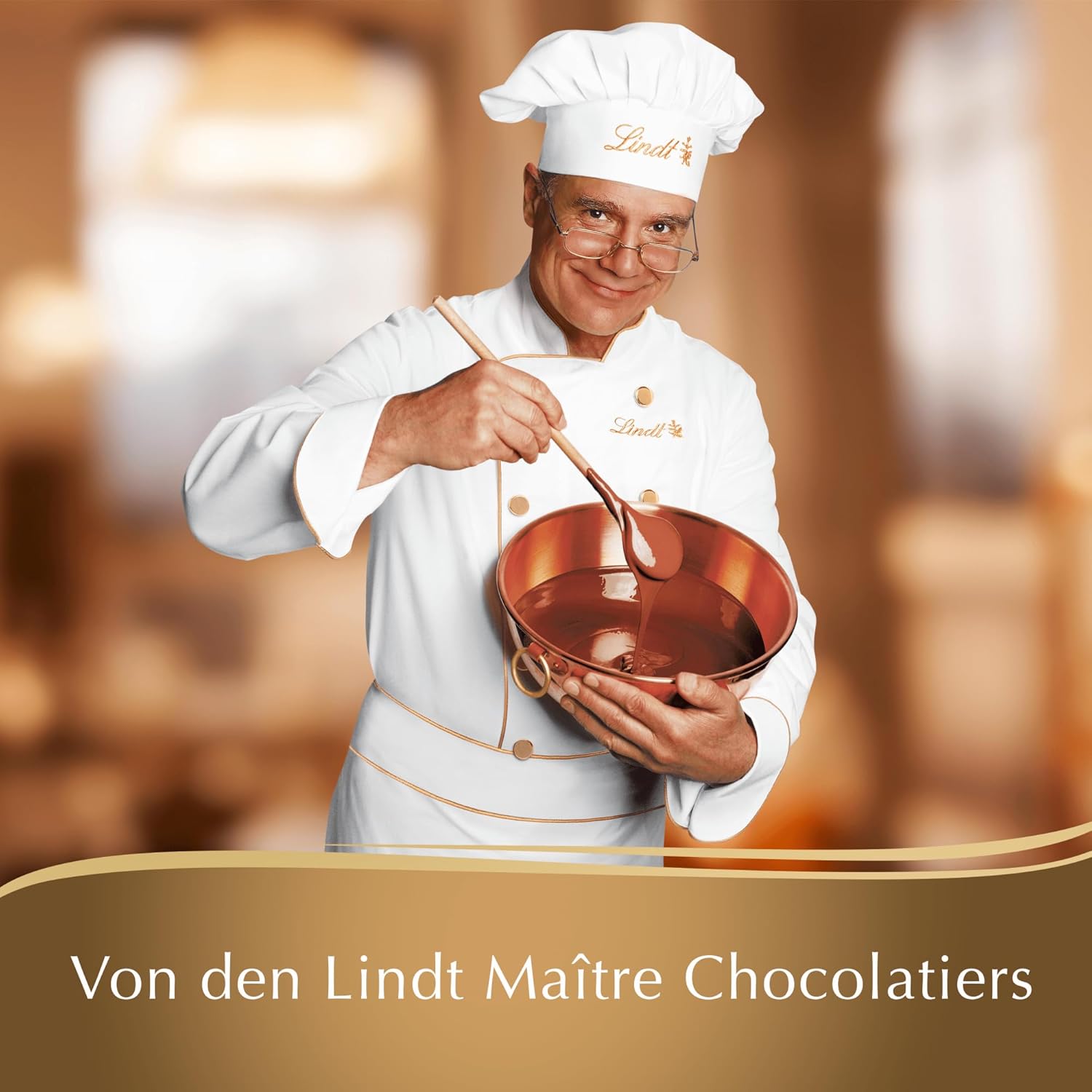 Lindt Creation Hazelnut De Luxe Bar - Chocolat noir aux noisettes croquantes dans une garniture crémeuse