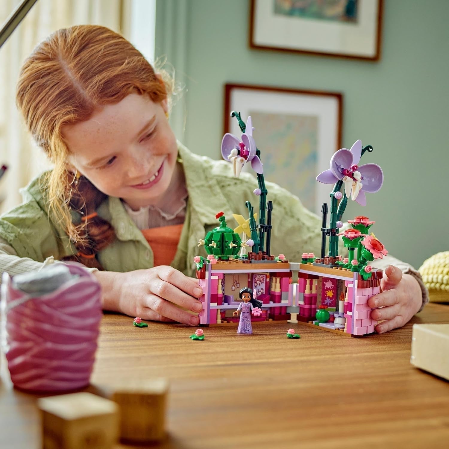 LEGO Ç€ Disney Encanto Le pot de fleurs d'Isabella, jeu de construction pour enfants orchidée, jeu de construction décoratif avec mini-poupée personnage de film, idée cadeau pour filles et garçons à partir de 9 ans 43237 Jeux de construction Beuche den LEGO-Store