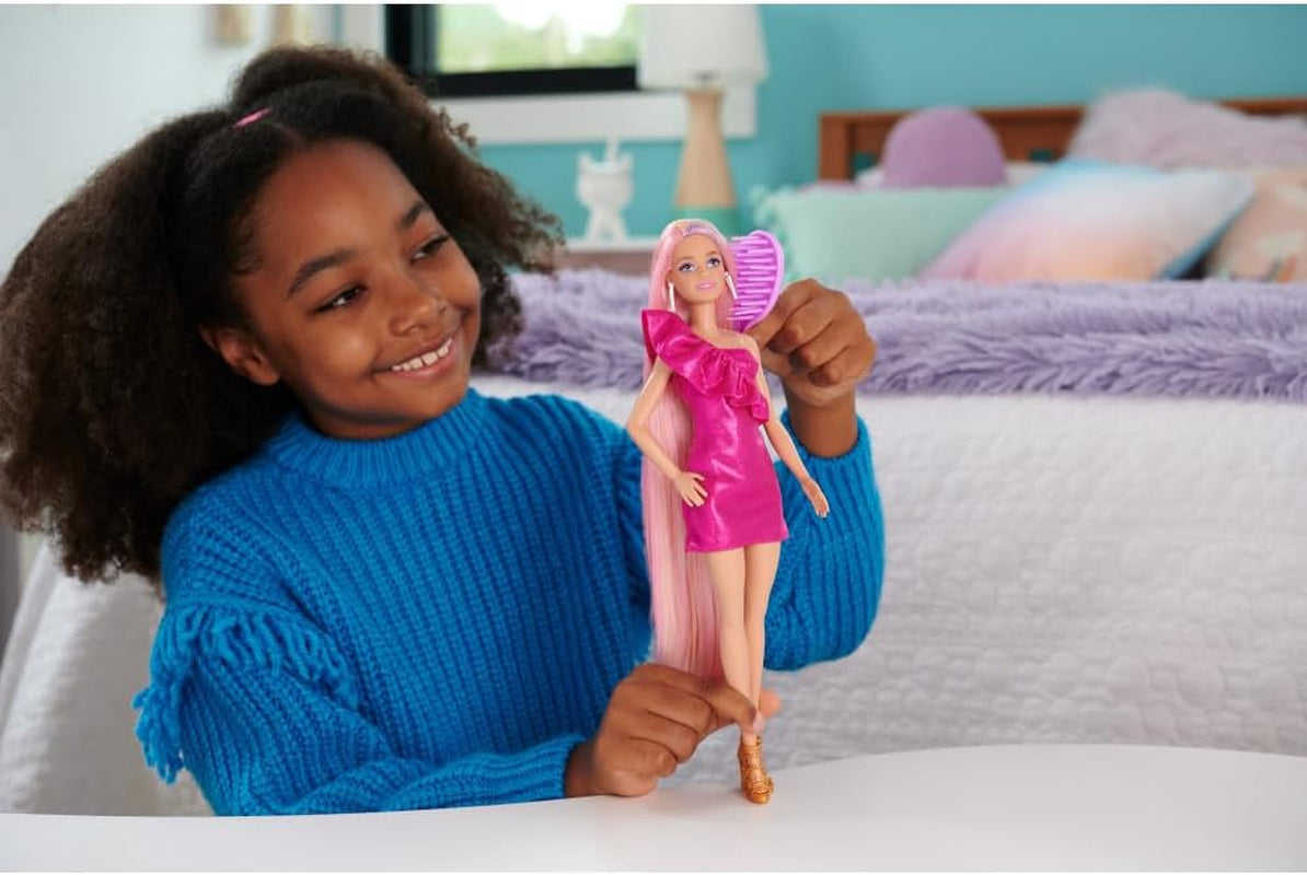 Barbie Totally Hair - Poupée avec cheveux arc-en-ciel extra longs faciles à coiffer et 10 accessoires de mode et de coiffure, robe à pois color block, pour 3 ans et plus, HKT96