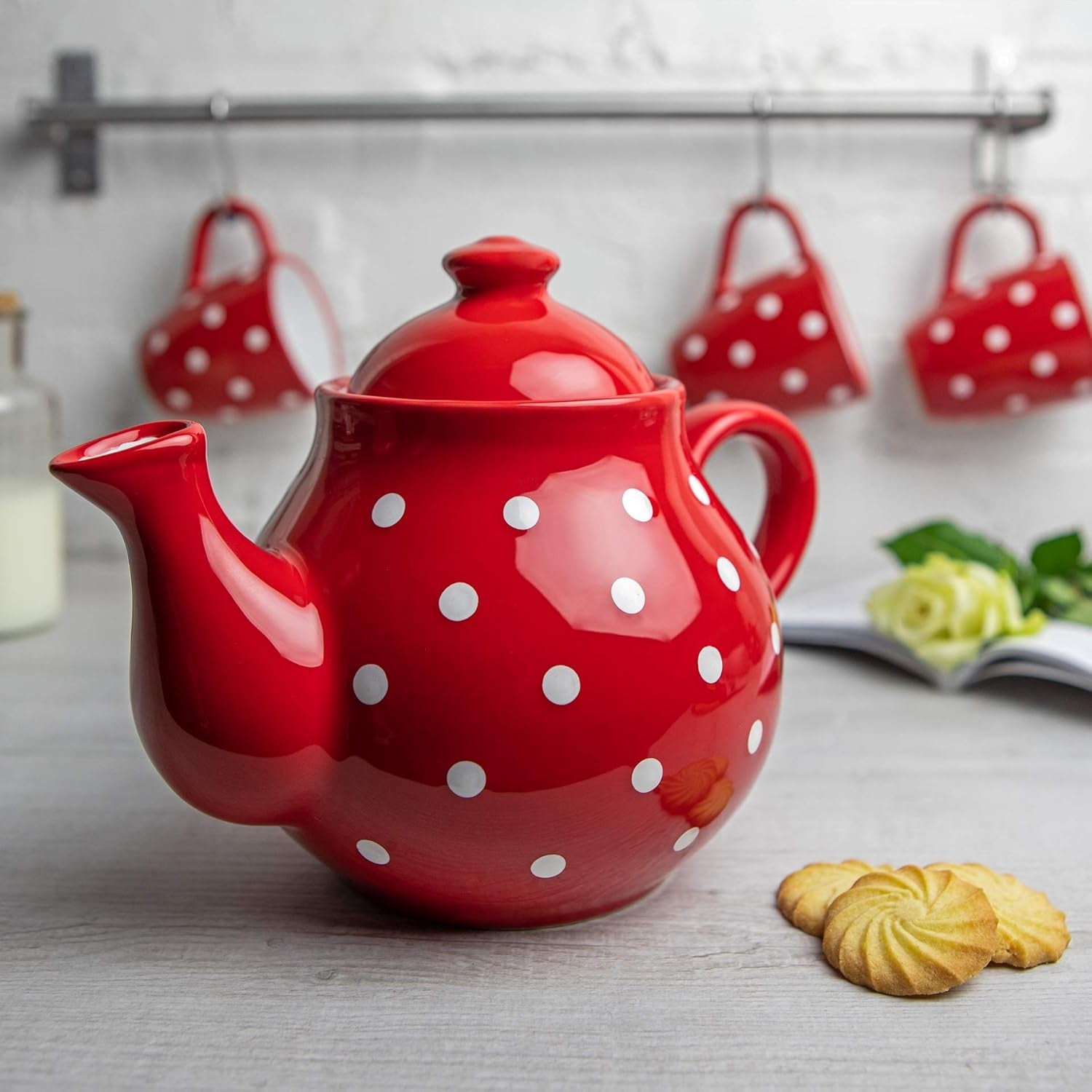City to Cottage® - Grand service à thé | Rouge et Blanc | Points | Fait à la main | Théière en céramique 1,7 litres, pot à lait, sucrier