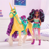 Unicorn Academy Ankleidepuppe Ava - la poupée originale pour la série Netflix fidèle, 24 cm de gros et avec 7 accessoires pour un jeu de rôle fantastique, pour les enfants de 4 ans