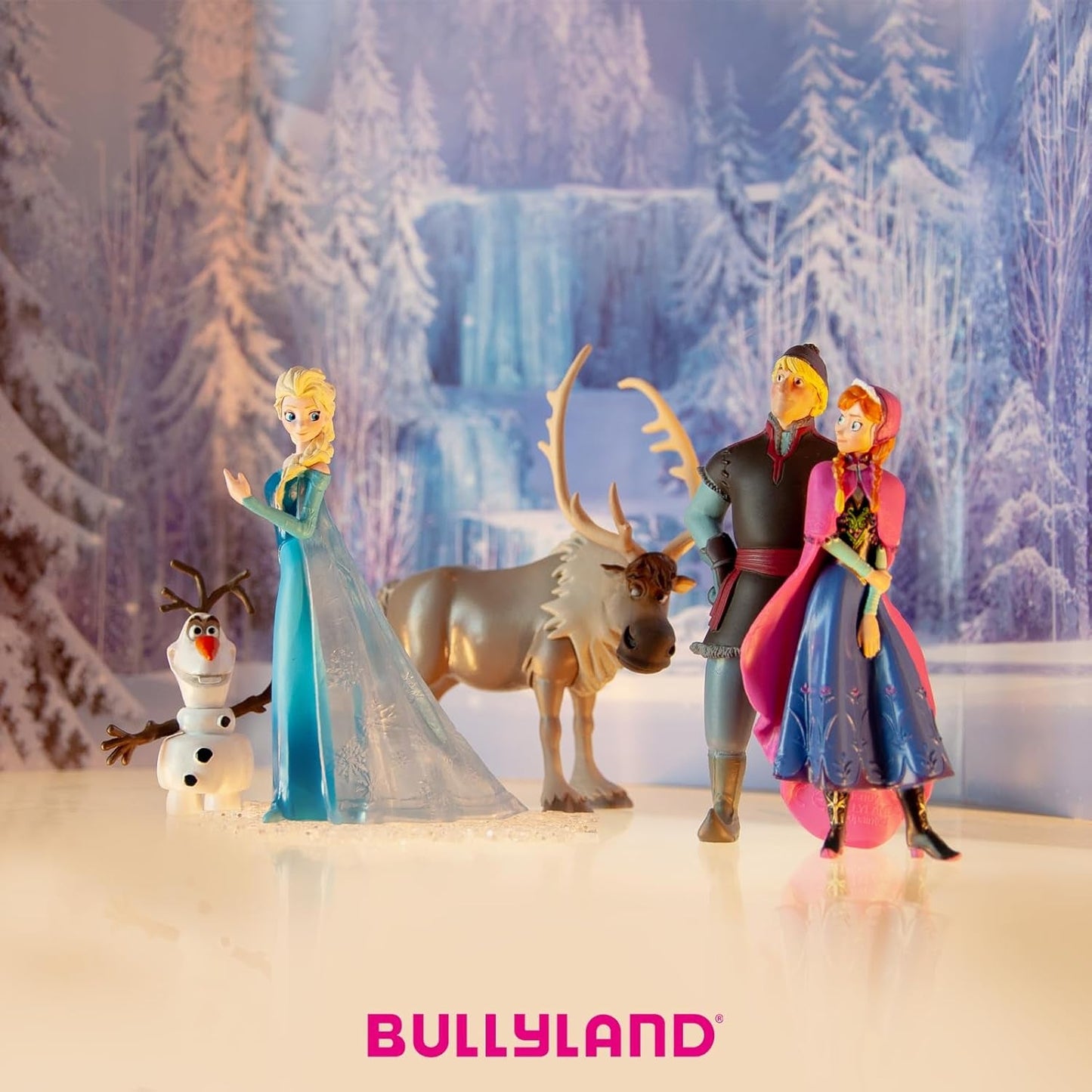 Bullyland 12961 - Figurine Elsa d'Arendelle tirée du film La Reine des Neiges de Walt Disney, env. 10,1 cm, très détaillé, idéal comme petit cadeau pour les enfants à partir de 3 ans
