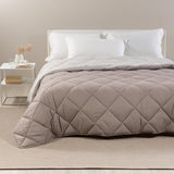 Caleffi Couette d'hiver pour lit double 260 x 265 cm Microfibre Lit double d'hiver Doux Confortable Rembourré Durable Lavable Anti-Allergique Fabriqué dans Naty Shop Couettes et Couettes Noisette 260X265