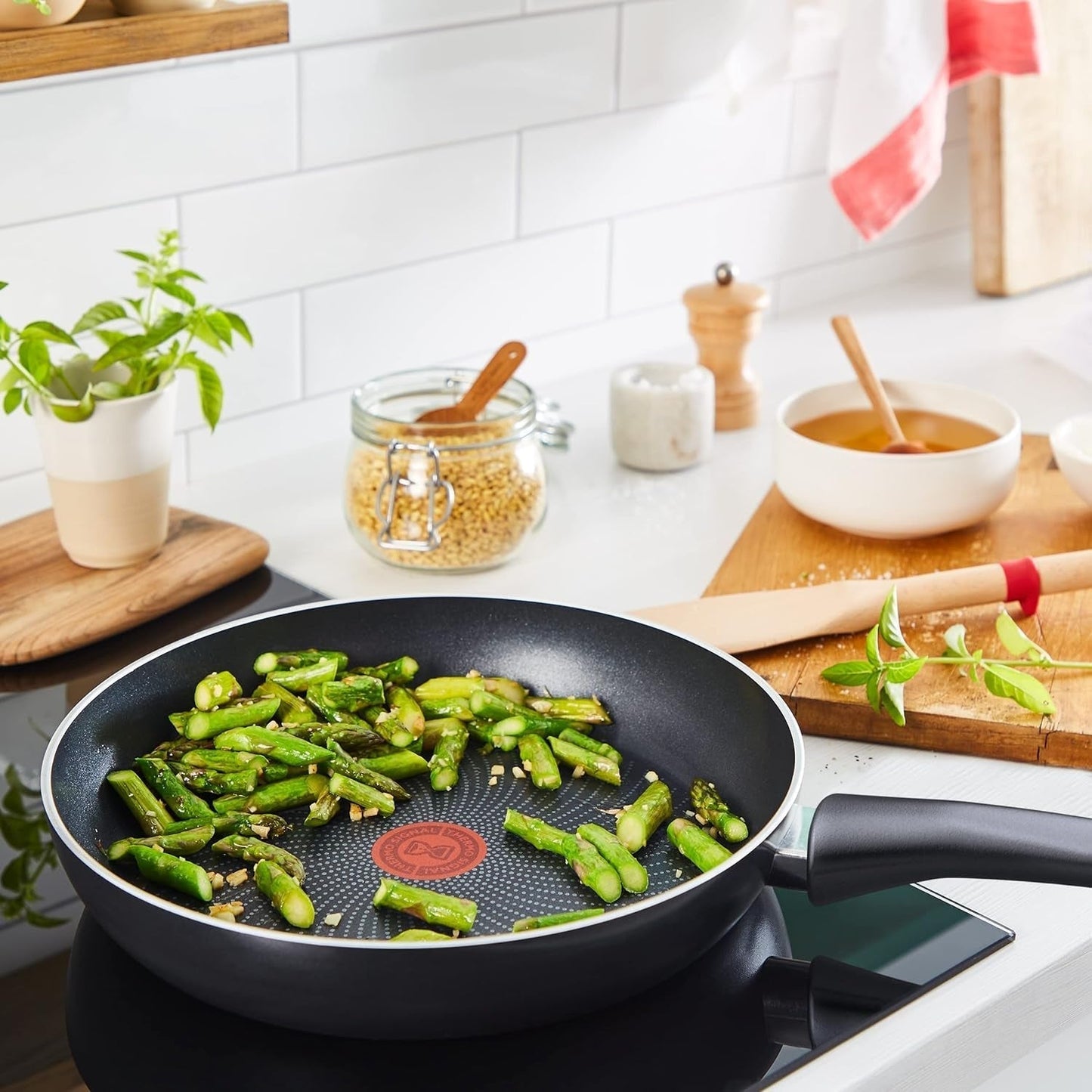 Tefal C27808 Poêle Generous 32 cm, revêtement antiadhésif, fond Thermo-Fusion, tous types de plaques à induction, casseroles et poêles Naty Shop