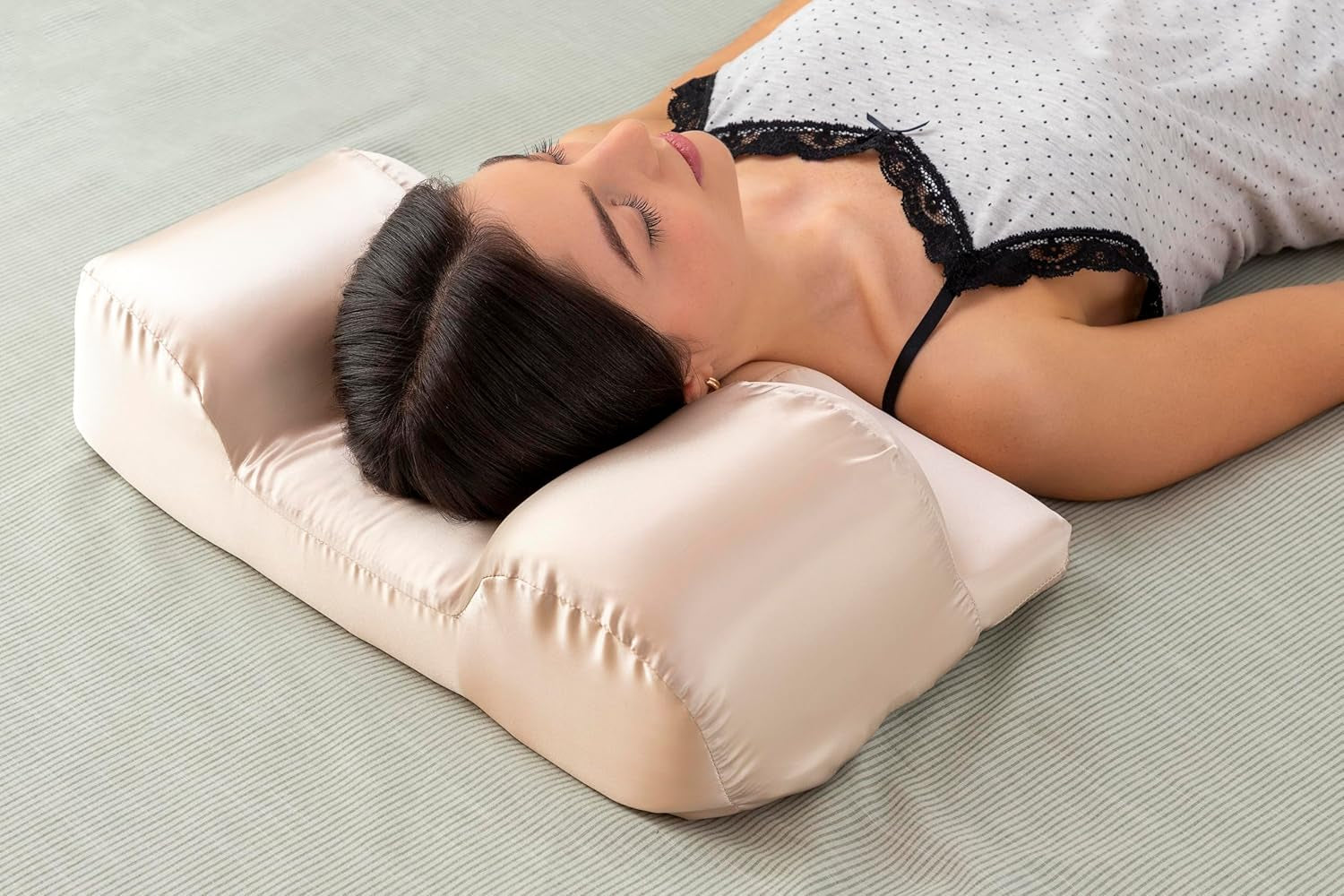 Oreiller cervical anti-rides InnovaGoods avec housse en satin Youthlow, multicolore