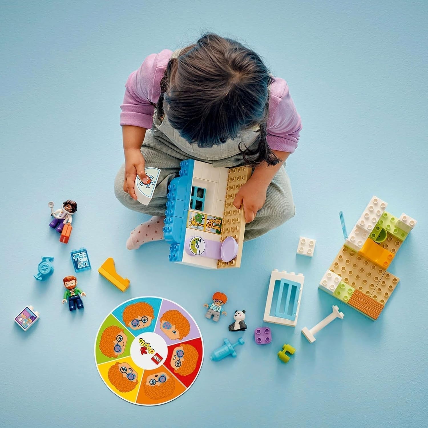 LEGO DUPLO Town Première visite chez le médecin, jouet de construction, ensemble de jeu pour promouvoir la motricité fine, cadeau pour les tout-petits de 2 ans, jouet éducatif, jeu de rôle à l'hôpital 10449 Ensembles de construction Besuche den LEGO-Store