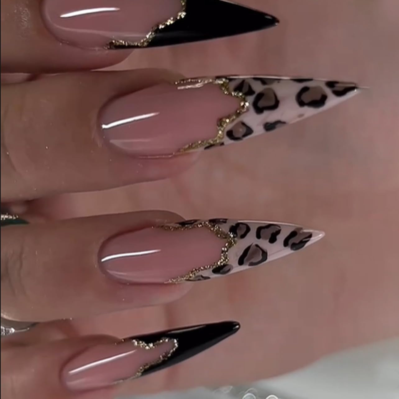 Mouyouglow longs ongles Stiletto laiteux blanc dégradé rose paillettes Cool faux ongles avec colle rose Ombre paillettes ongles artificiels
