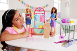 Barbie Fashion Boutique Playset – Poupée à motif aluminium, plus de 150 looks originaux, comprend 2 chemisiers et 5 feuilles aluminium, un portant et un lecteur de cartes de crédit, à partir de 3 ans, HKT78