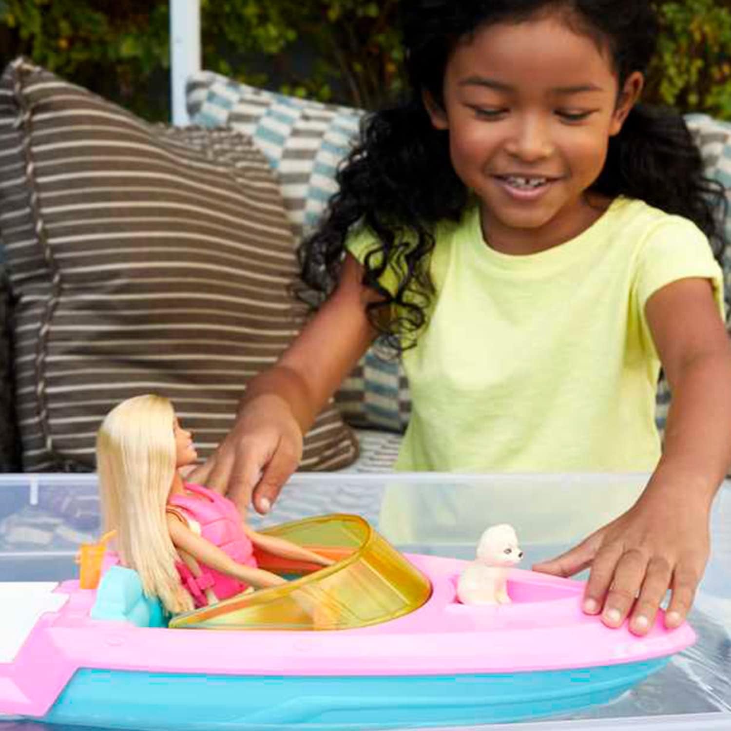 Barbie Speedboat Set, poupée Barbie aux cheveux blonds, gilet de sauvetage rose, bateau, chiot, accessoires, cadeaux pour 3+, Grg30 Naty Shop Dolls