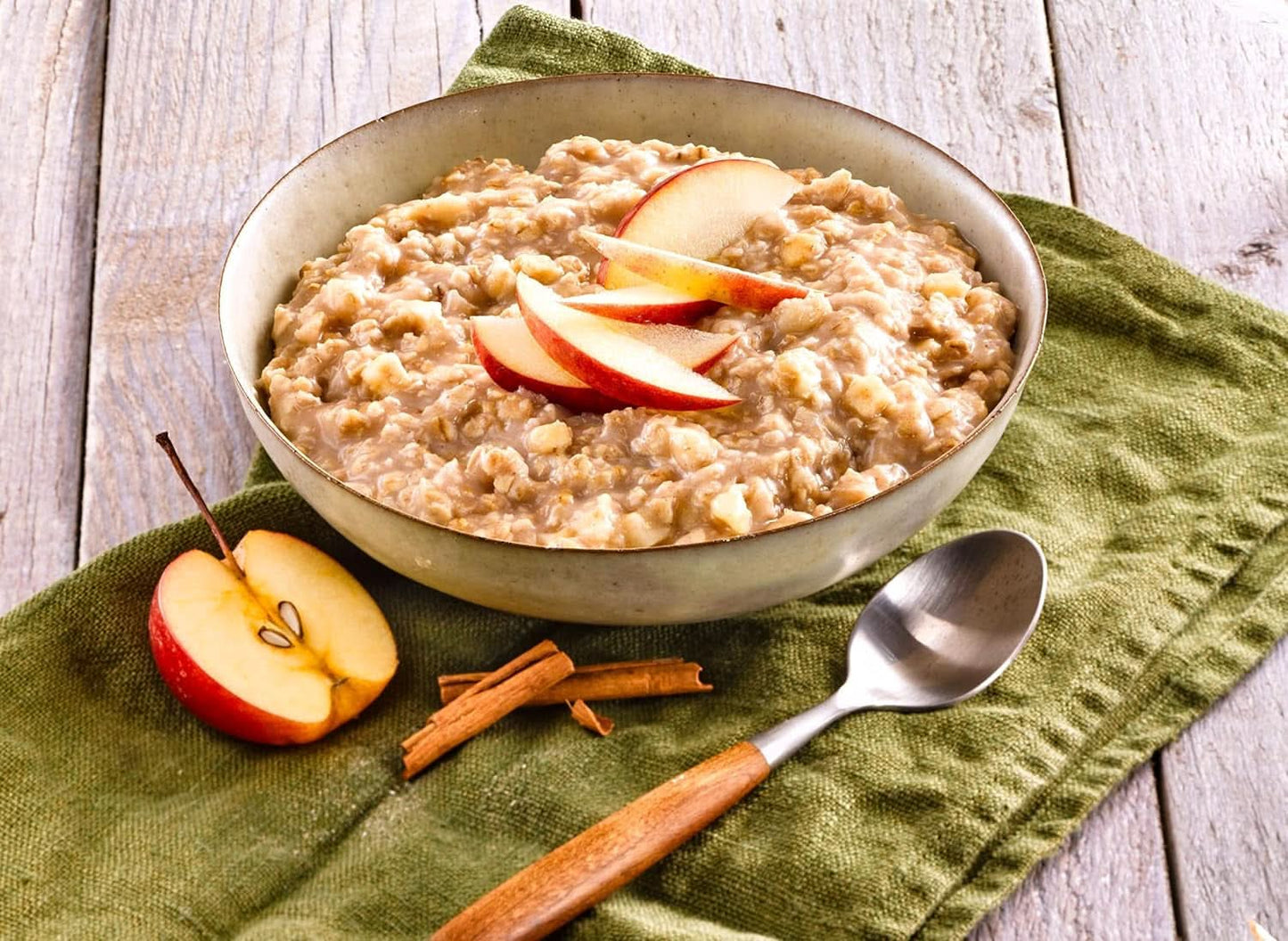 RUF Porridge Pomme Cannelle, avec flocons d'avoine entiers, fine saveur de cannelle et morceaux de pommes séchées, 400 grammes Cereale Naty Shop