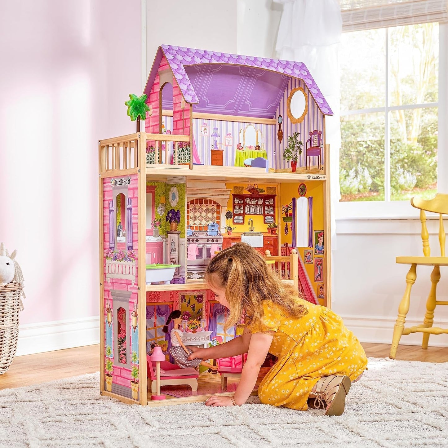 KidKraft Kayla Maison de poupée en bois avec meubles et accessoires, ensemble de jeu à 3 niveaux pour poupée de 30 cm, jouet pour 3 ans et plus, 65092 - Exclusivement sur Amazon