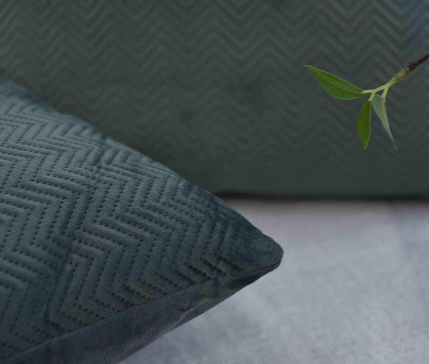 Oreiller décoratif à rideaux Lxl 45x45 cm Jacquard vert "Greta" avec motif à chevrons Entretien facile Fermeture à glissière Remplissage doux 320G - Variété de couleurs, 2023510 Oreillers de voyage Naty Shop