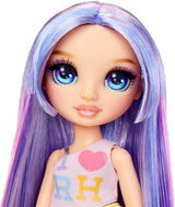 Poupée Rainbow High My Fashion Style - Violet - 28 cm Poupée mannequin violette avec tenue attrayante et sac élégant, pour jouer, poser, collectionner, pour les enfants de 4 à 12 ans