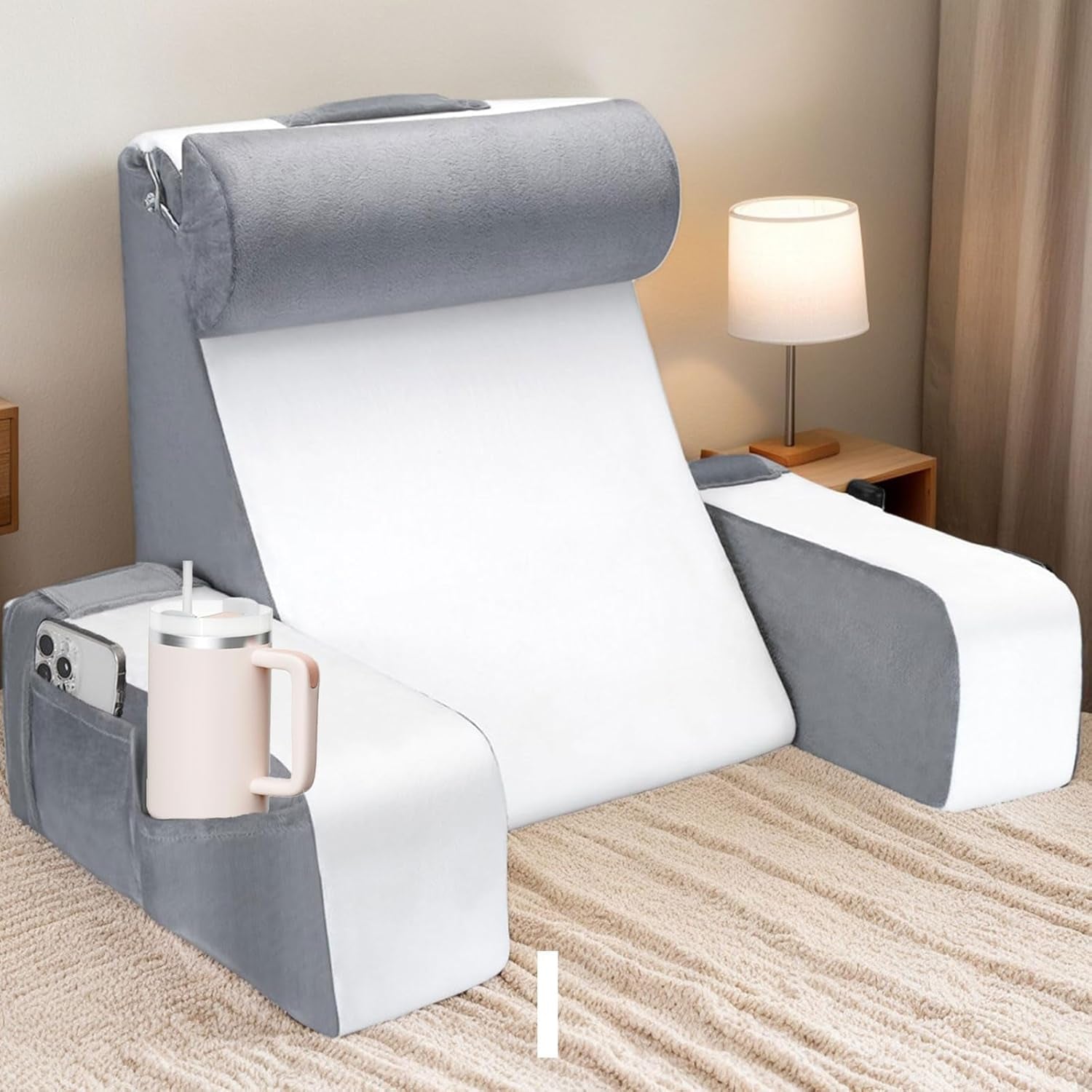 Grand oreiller de lecture pour lit et canapé, oreiller de dos pour adulte avec support de cou et accoudoirs, oreiller de dossier ergonomique avec poche et housse lavable pour se reposer, lire, regarder la télévision (WH)