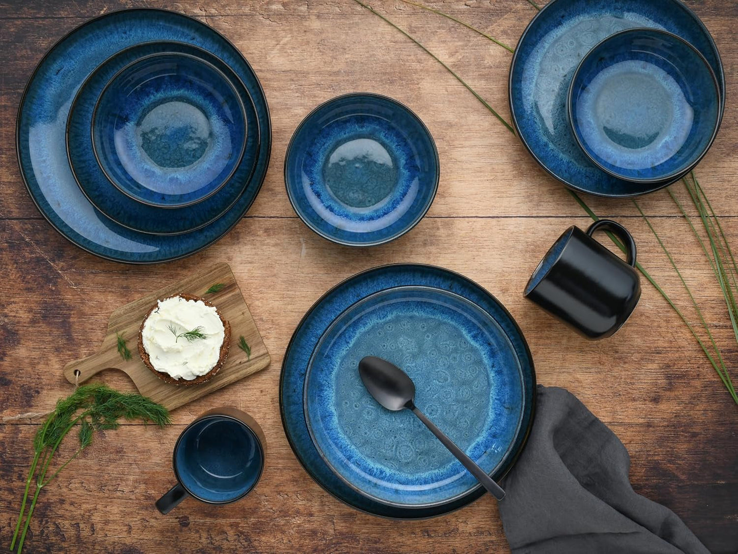 CreaTable, 20149, Nordic Fjord Blue Series, service de table 16 pièces pour 4 personnes, service combiné en porcelaine, passe au lave-vaisselle et au micro-ondes, fabrication de qualité