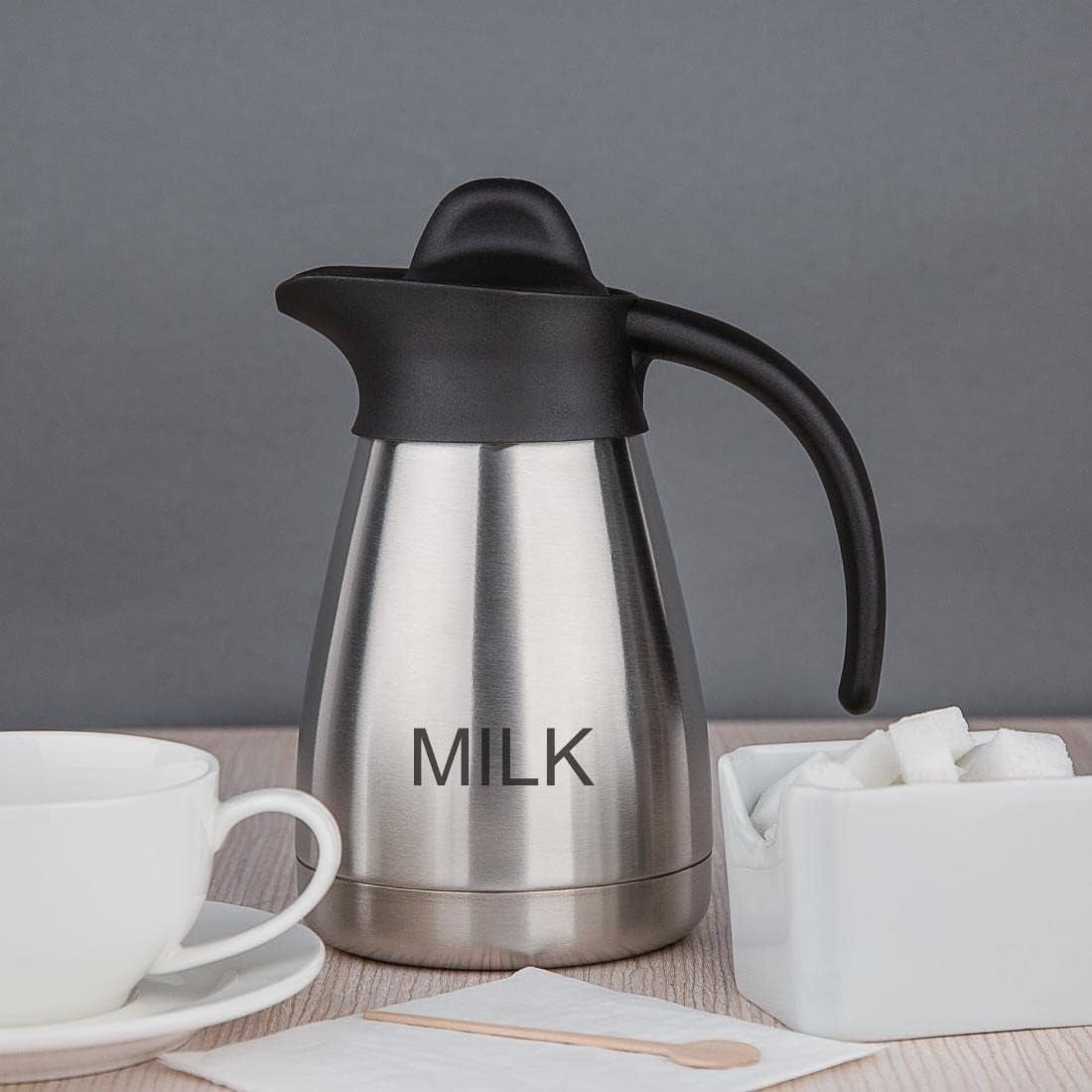 Tasse à lait sous vide Olympia avec couvercle à vis, 500 ml/17 oz, acier inoxydable avec couvercle noir, impression lait sur le côté, stations buffet pour thé et café, CL371