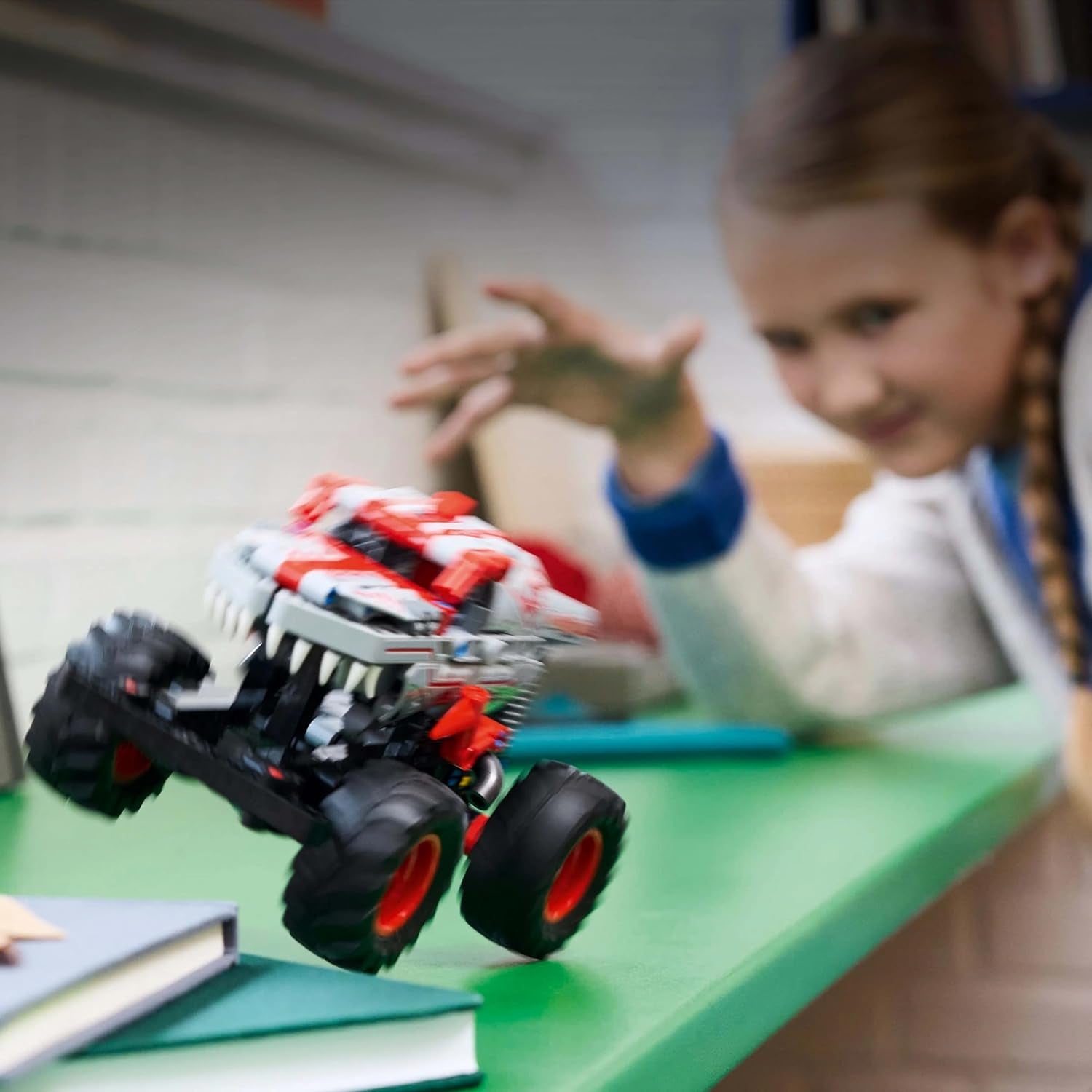 LEGO Technic Monster Jam Thunderroarus Jouet rétractable Monster Truck Jouet de construction pour enfants Cadeau pour garçons et filles à partir de 7 ans 42200 Ensembles de construction Besuche den LEGO-Store