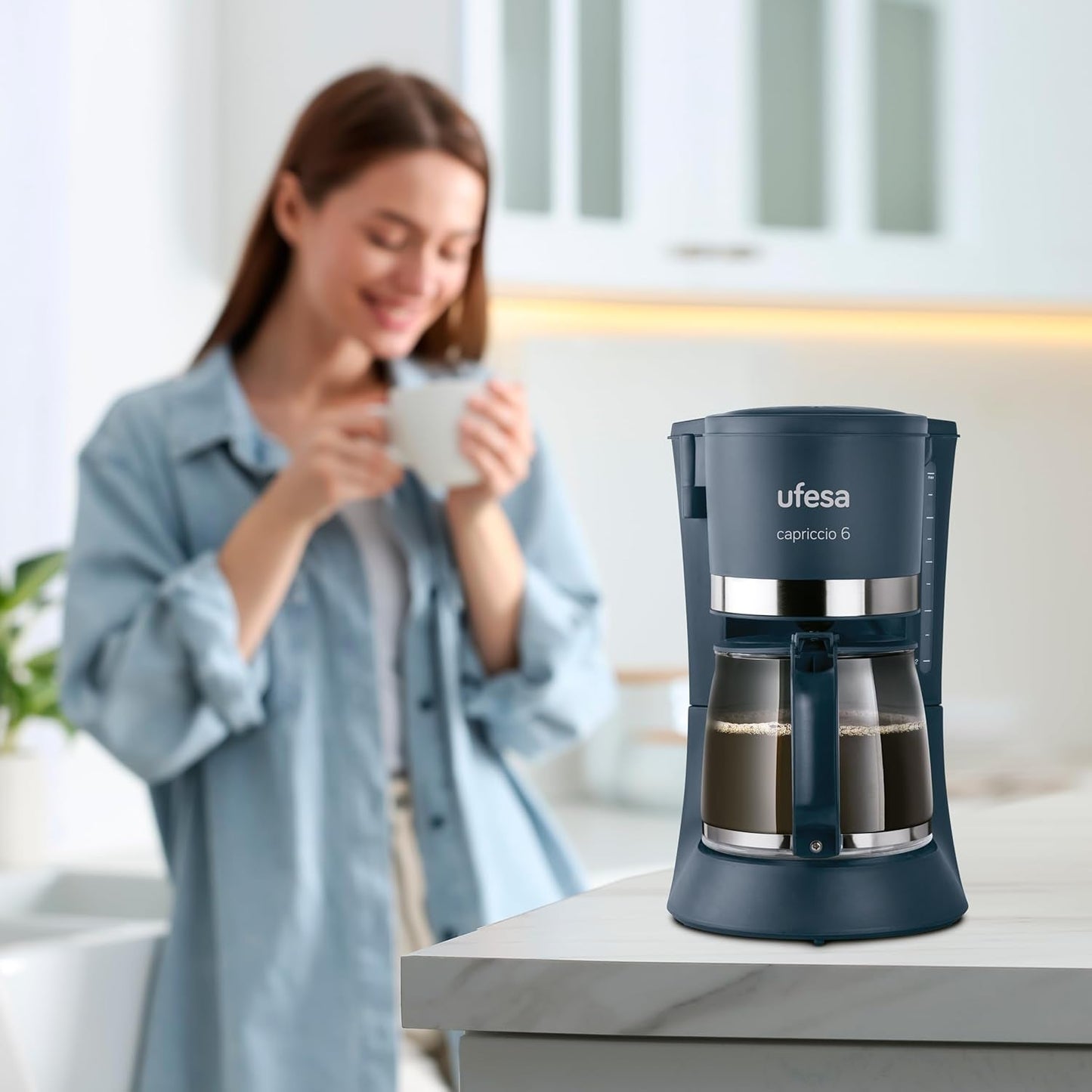Cafetière filtre Ufesa CG7114 Capriccio, 6 tasses, 600W, carafe 0,6L, système anti-goutte, arrêt automatique, bleu