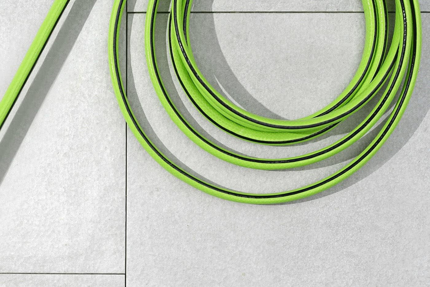 Cellfast QUATTRO Tuyau d'arrosage durable, léger, 4 plis, résistant aux UV, tuyau métallique, tresse croisée, 20 bars, 1/2" 15 m, 10-064