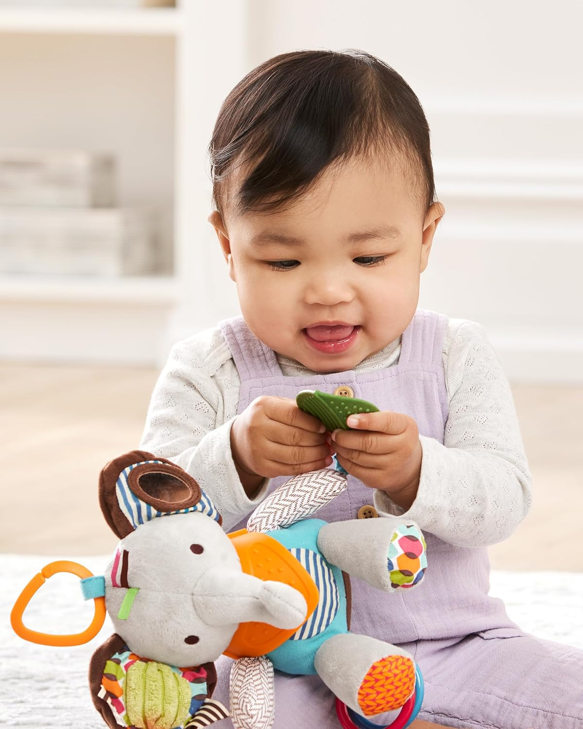 Skip Hop Bandana Buddies Jouet d'activité, Peluche pour bébés et enfants, Multicolore, Elephant Baby Toys Naty Shop
