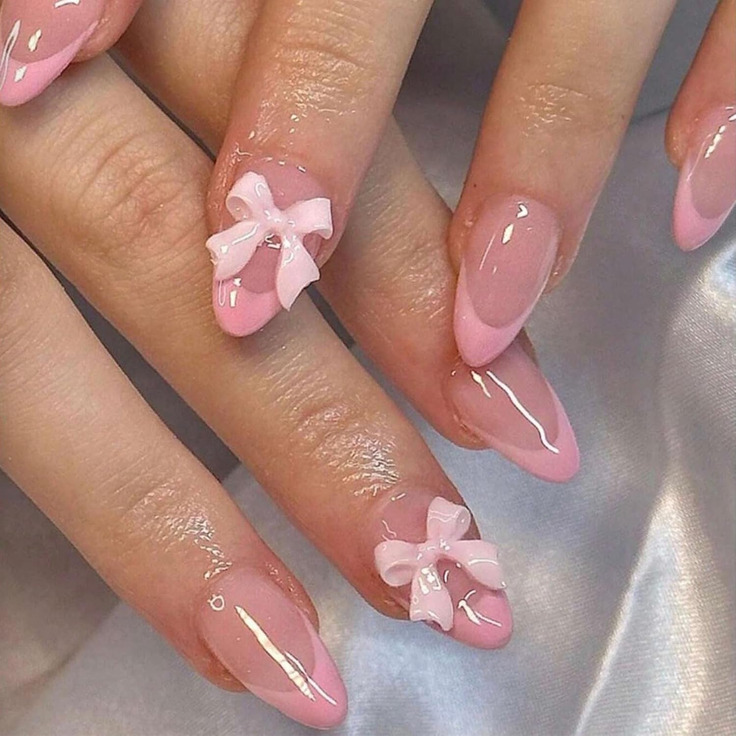 Faux ongles français à pression en amande blanche, 24 pièces, avec nœuds, perles, colle sur faux ongles, paillettes