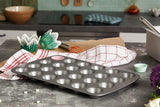 CSB111 Antihaftbeschichtete Mini-Muffinform Mit 24 Löchern Aus Karbonstahl, Edelstahl, Argent, 39,4 X 24,6 X 2,1 cm Moules et plaques pour pâtisserie Naty Shop